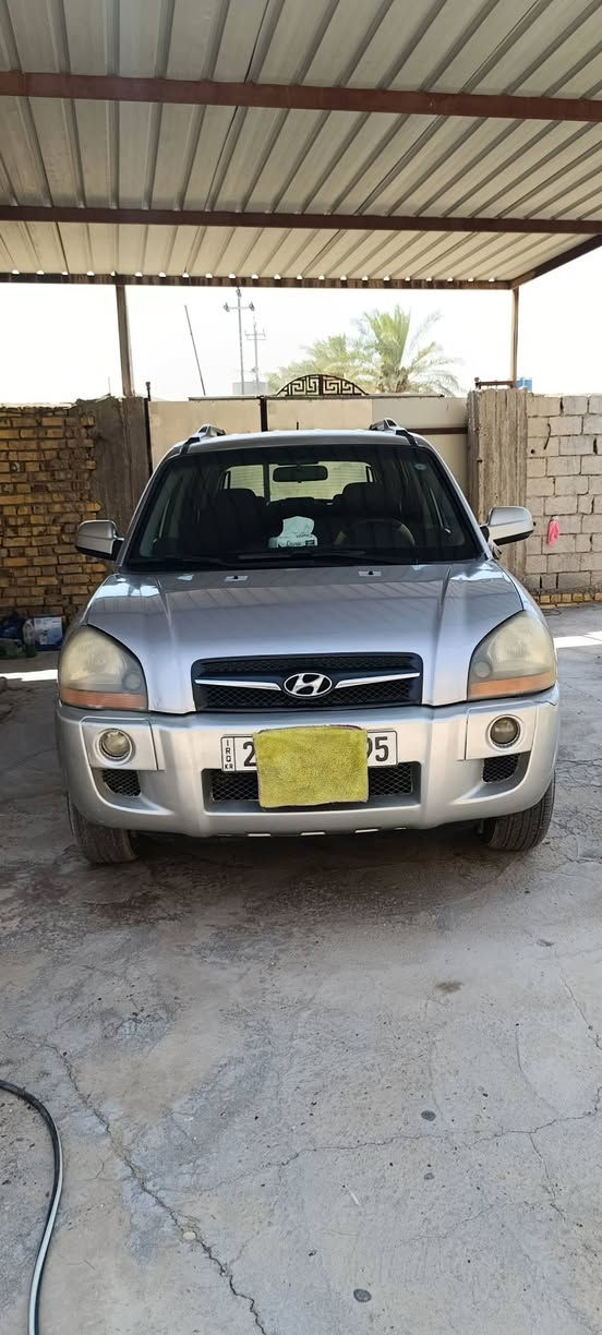 سلام عليكم سياره توسان موديل 2009 خليجي 
محرك 2000 تخم تاير تبريد خير من الله وحداديه جديد رقم شمالي 
بيهه شبر بارد بلباب خلف السايق الباقي كله مكفول 
السعر 120 اوبيهه مجال حك الجيه مكانهه بابل القاسم 
*********** للاتصال 
*********** متوفر وتساب
