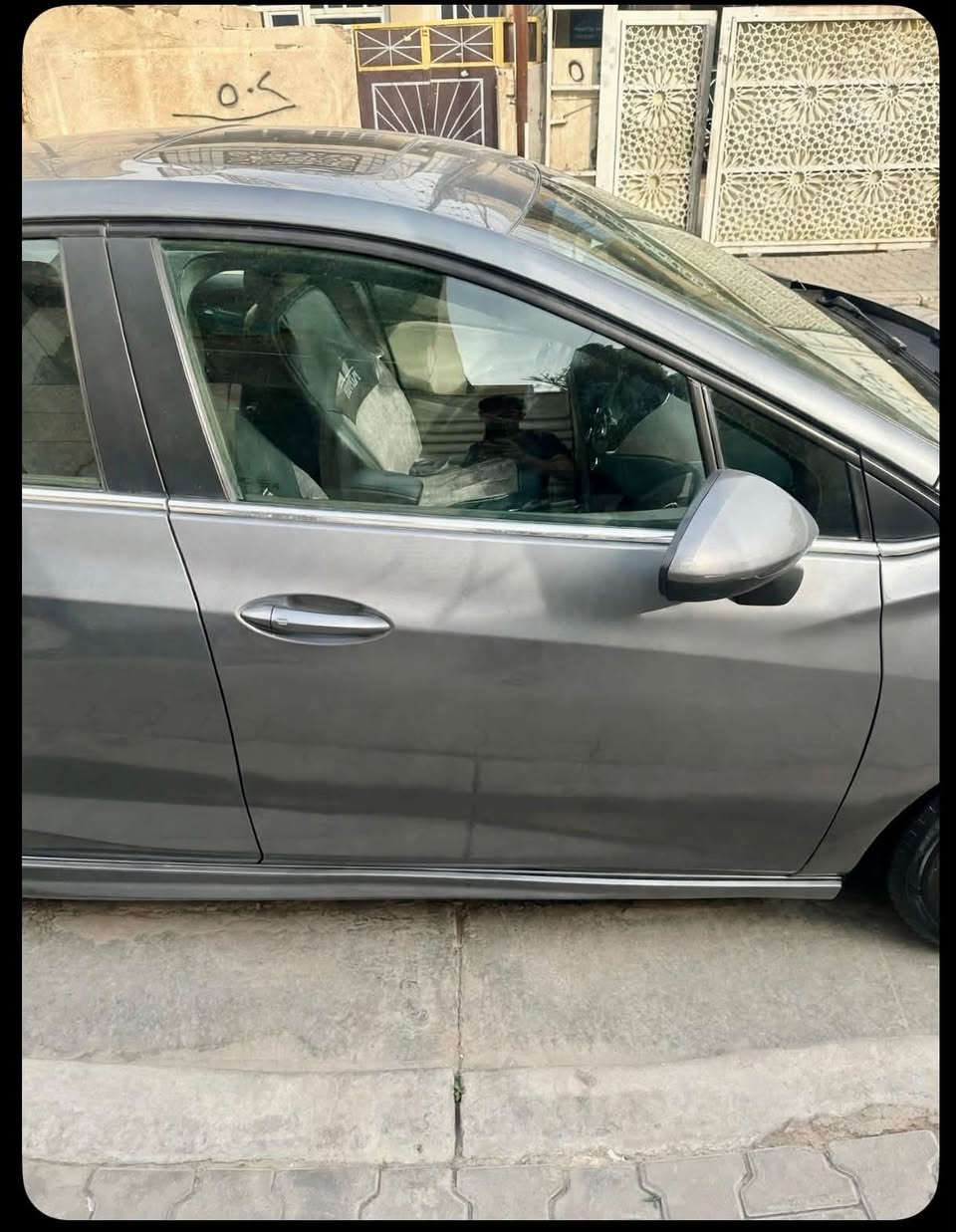 لبيع شوفر ليت كروز ٢٠١٨ بيها قطع صبغ ابيع حزام جماليه دون دواخل  لسيارة فول موصفات LTZ فتحة بصمة شاشة كامرة تحكمات ردارات مري كشنات جلد + كهرباء سماعت مستستما بلدي ٤ بصمات بيبان تشغيل عن بعد عد بيها هواي موصفات مذاكرهن لسيارة جاهزة من كلشي 
كير مكينة  صدر تايرات كل جديد رقم بغداد بسمي  هزه وسنوية جديدة 
السعر80 مجال كلش بسيط مكاني بغداد جكوك  للستفسار ***********بيع فقط بدون مراوس وشكراً
