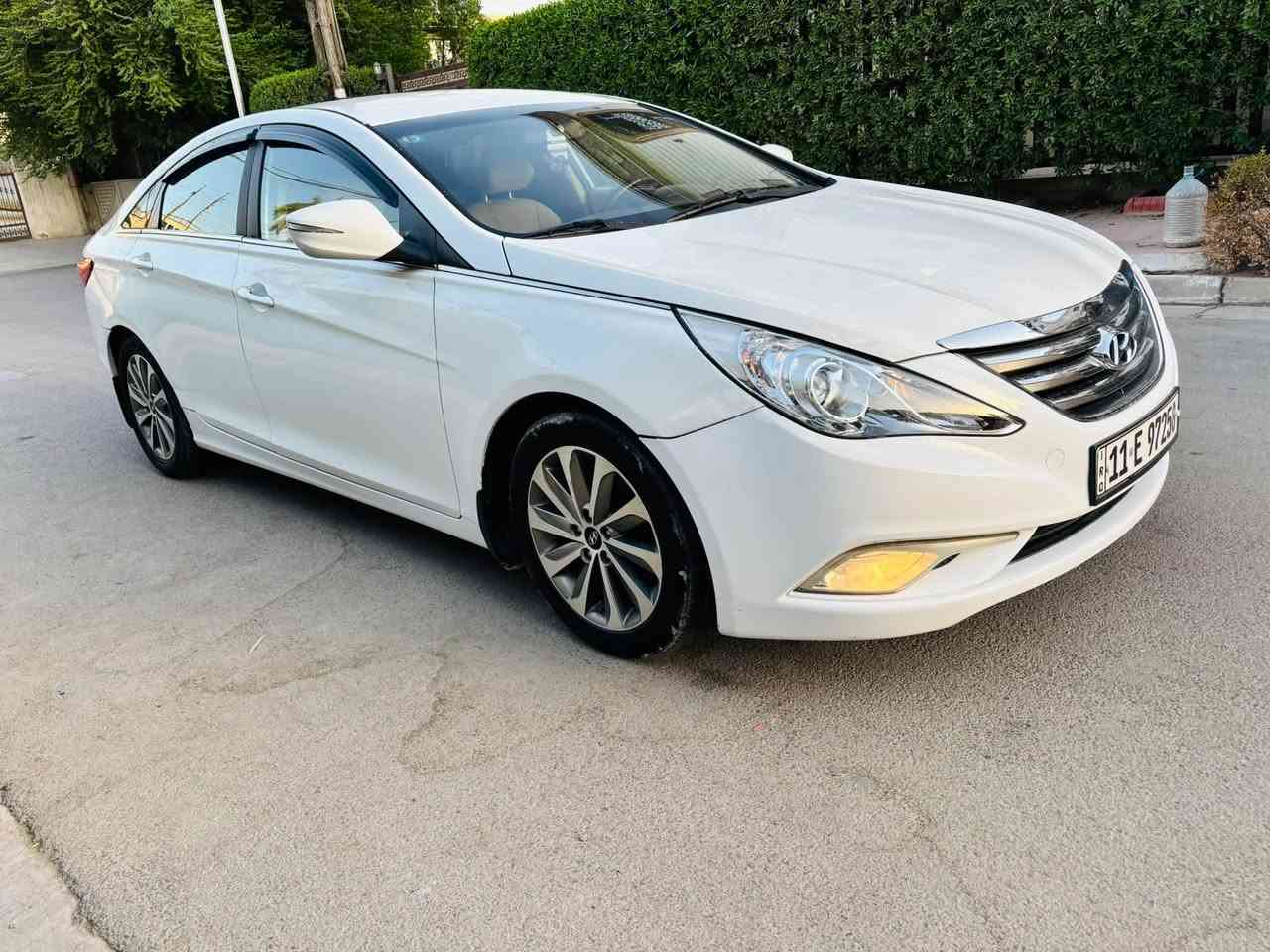 السلام عليكم
هونداي سوناتا للبيع 
موديل 2013شكل 14
خليجي محرك 2400 دووش 
السياره جاهزه بدون نواقص 
محرك لا تنقيص ولاتبخير   كير صدر تبريد ثلج  تخم تاير باتري جدد 
السياره بيها صبغ جوملغ خلفي بدون دواخل وبدلت بيها باب اثر شخوط بدون دواخل نفس اللون والقديم موجود 
رقم بغداد الجديد بااسمي 
السعر 120وبي مجال 
للاستفسار ***********
عنوان بغداد حي الجامعه
