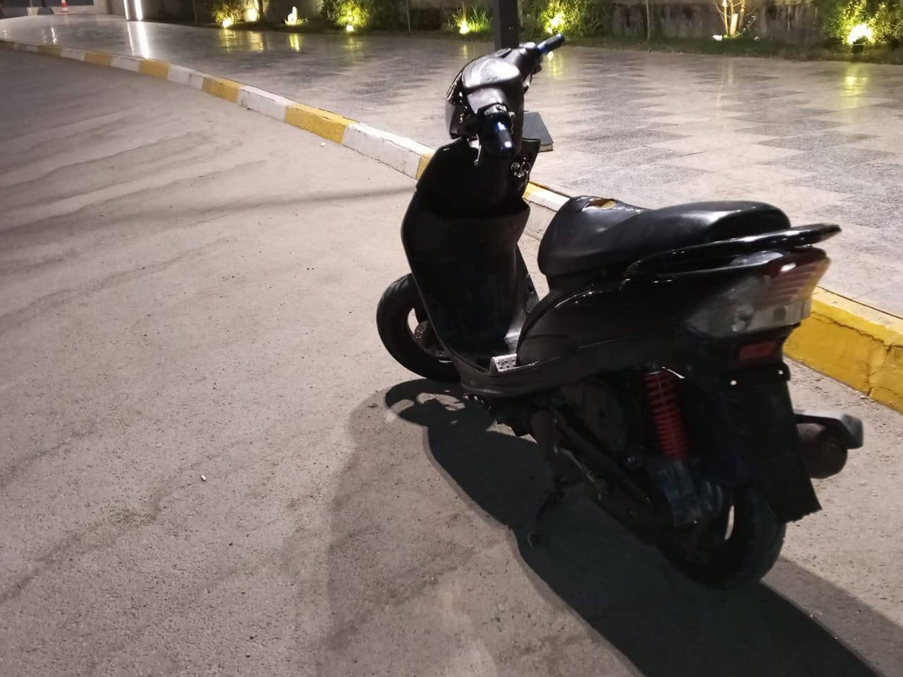(السلام عليكم) 
ماكس عدله بوشه 49)(للبيع صاللها خمسه اشهر نزلناها من الرمبه الدشبول (واقف نقره هندر نقره سلف) السعر 550 وبيها مجال الاتصال ((على هذا الرقم ***********))
بغداد حي الجهاد
