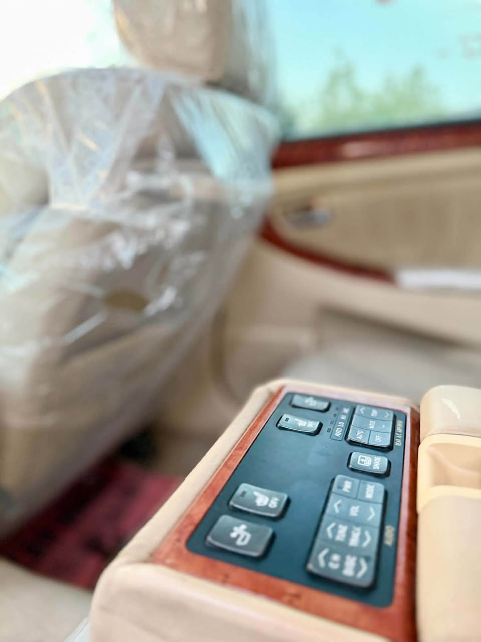 شاهینە ساغ ساغ
١٨٢ ی بێدوکەڵ 
سەیارەکە فول فول مواسەفاتە 
سڵایتە 
سێپەردە 
سەلاجە 
مەرکەزی 
حاسەیە 
چوار کوشن کارەبایە 
هەر چوار کوشن هیتەرە 
دینگە ستیلە 
ئاوێنە شەفتە 
تەعدیل سورعەیە 
سەیارەکە کامل کامل مەسروفە 
سەیارەکە ( کۆدکراوە کۆدی هەیە بەناوی خۆمەوەیە)
*********** watsapp w vaibari lasara 
***********
