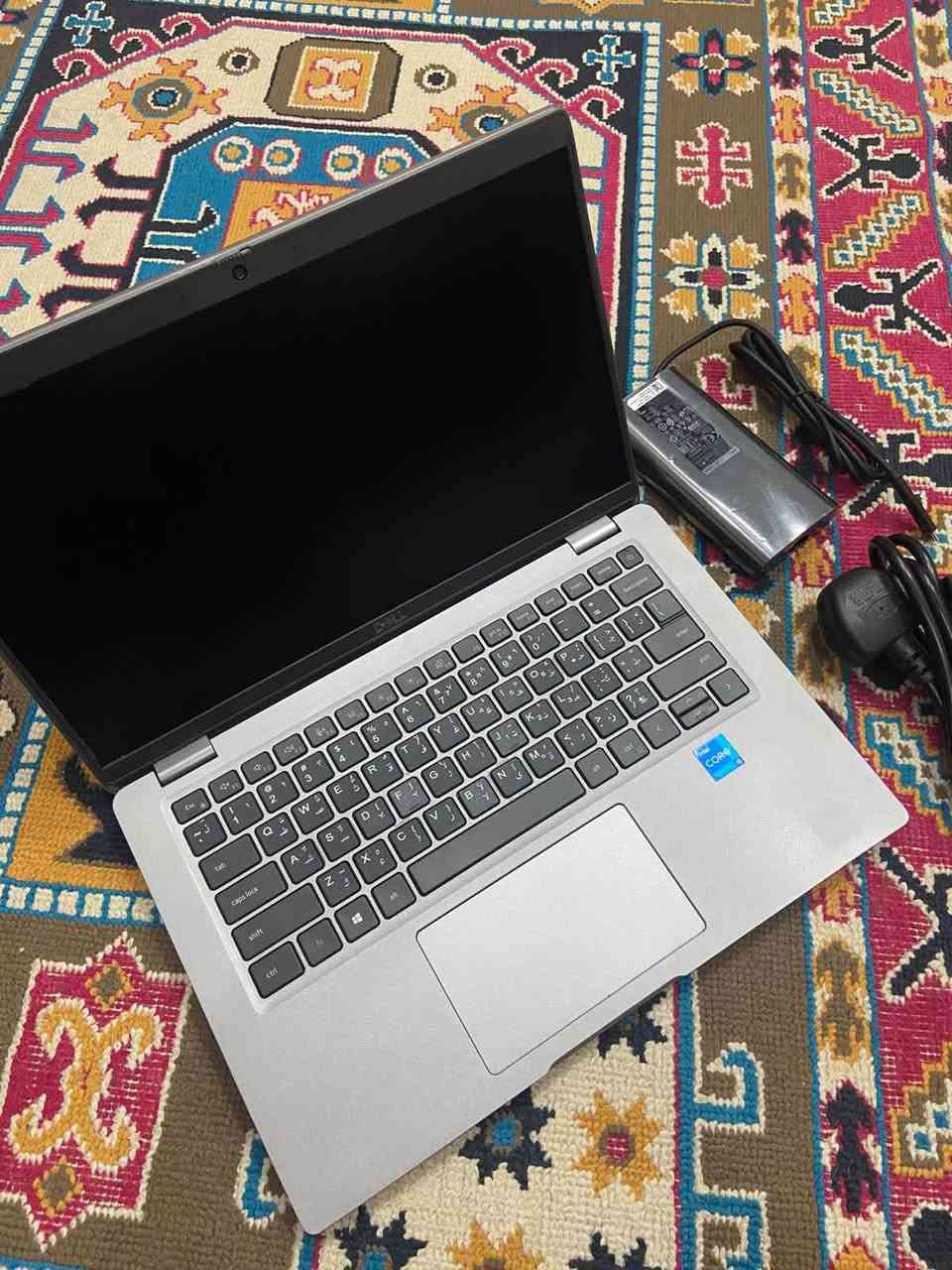 🔥 لابتوب Dell Latitude 5421 نظيف جداً 🔥
للبيع لابتوب عملي وقوي جداً بمواصفات عالية مناسب للطلاب، الموظفين، الأعمال الهندسية، والمكتبية (مع تشغيل الألعاب الخفيفة والتنافسية بكفاءة).
✨ المواصفات الفنية:
 * المعالج: Intel Core i5-11500H (جيل حادي عشر - فئة H القوية)
 * الذاكرة (RAM): 16GB DDR4 (Dual Channel لأعلى أداء)
 * التخزين (SSD): 512GB NVMe (سريع جداً في التشغيل)
 * كرت الشاشة: Intel UHD Graphics (دمج ممتاز وخفيف على الحرارة)
 * النظام: Windows 11 الأصلي محدث وجاهز الاستخدام
 * الحالة: الجهاز بحالة ممتازة ونظيفة جداً، تبريد هادئ وحرارة ممتازة تحت الفحص.
💵 السعر: 520,000 دينار عراقي (قابل للتفاوض البسيط)
📍 الموقع: البصرة - الزبير / البرجسية
📞 للتواصل والاتصال: ***********
