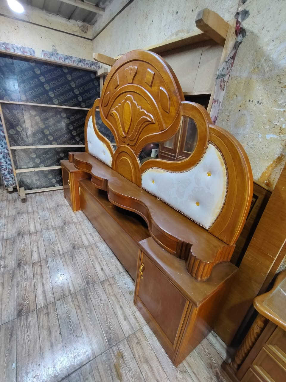 غرفه صاج وجهين درجه اوله سعر 700وبيه مجال ***********
@
