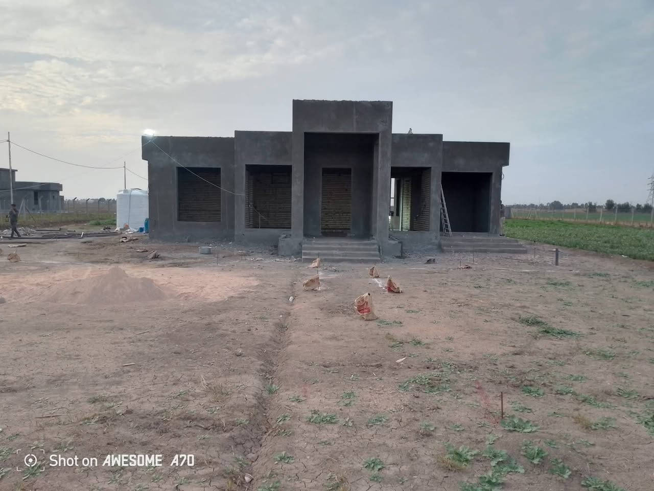 السلام عليكم خلفة مصري لباخ متفرغ شغل خشن وناعم وفوم وطلس وتشميع وجهات وتصفير
شغل درجة اولى وأسعار مناسبه الرقم بي واتساب ***********
