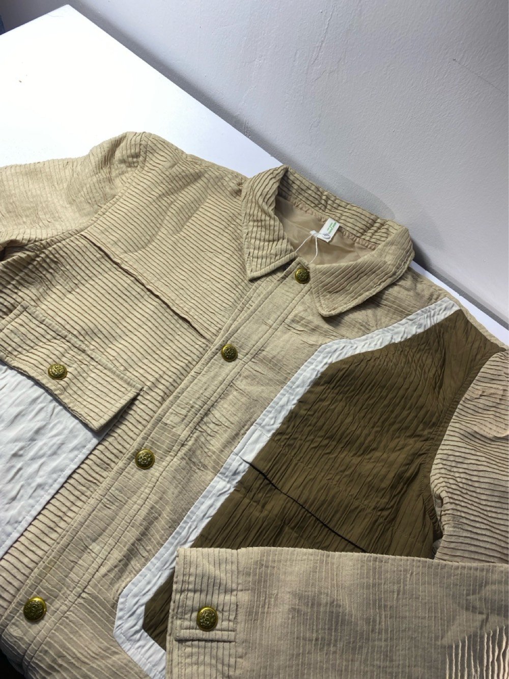 قطعه ١٠ الاف قطعتين ٢٠ 
كل قطعه قياس واحد