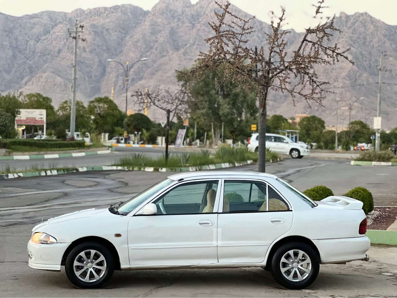 بەناوی خوای گەورە و میهرەبان 
خوار هەموو بازاڕ و دەستی دوو 📦نموونە لە جوانی 

١٦$ قفڵ قفڵ بۆ مەحامەلە تەلەفون مەکە 

پڕۆتۆن ٢٠٠٢ ئاڕم پلاستیک هەولێر  کامل ئەشیای تەبریدی پێوەیە ❄️📦

گێڕ و مەکینە و تەقە و ڕەقە و کارەبای کامل کامل بەشەرت 

بیلاد کابرێتەر تا بڵێی ساف و بە هەڵمەتە 
بەنزین زۆر زۆر کەم دەخوا 

کامل بۆیاخ کراوەتەوە بۆ جوانی 

ئاڕم بەشەرتی ئەوەلیات 
٤ جام کارەبای  
گەرمی مەزبووت
کامل کارەبای مەزبوت 
فڵچە لایت بەگلایت گشتی بەشەرت 
هەتا ئاوی فڵچەشی ئیش دەکا 

چەمەلاخی لای سەکن تۆزێک دەحمی پێوەیە ماباقی هیچی پێوە نیە 

هەتا بڵێی مەزبوت و لێخوڕینی خۆشە 
زۆر زۆر مەزبووت 

لەخزمەتان دام شوێنم ڕانیەیە قفڵ قفڵی ١٦$ گەڵایە 

ژمارە موبایل *********** رانية, السليمانية
