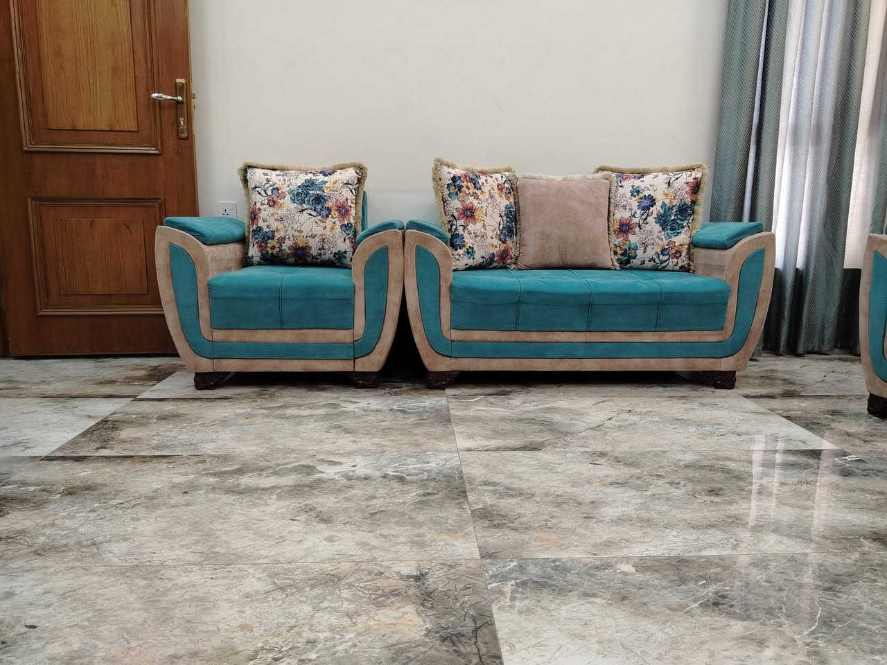 تخم ١٠ مقاعد للبيع سعره ٢٥٠
***********
7830017337
المكان بغداد حي الجامعة شارع مركز الشرطة
