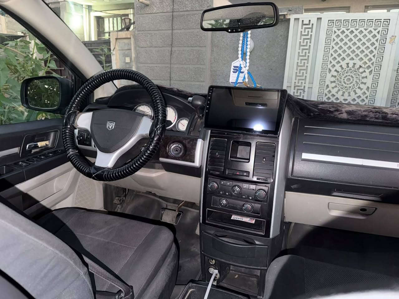 دوج كرفان sxt2009
3قطع تبريد 
ابواب كهرباء 
محرك3800
تخم تاير جديد 
داخلة كلين بدون حادث 
السعر 105
***********
