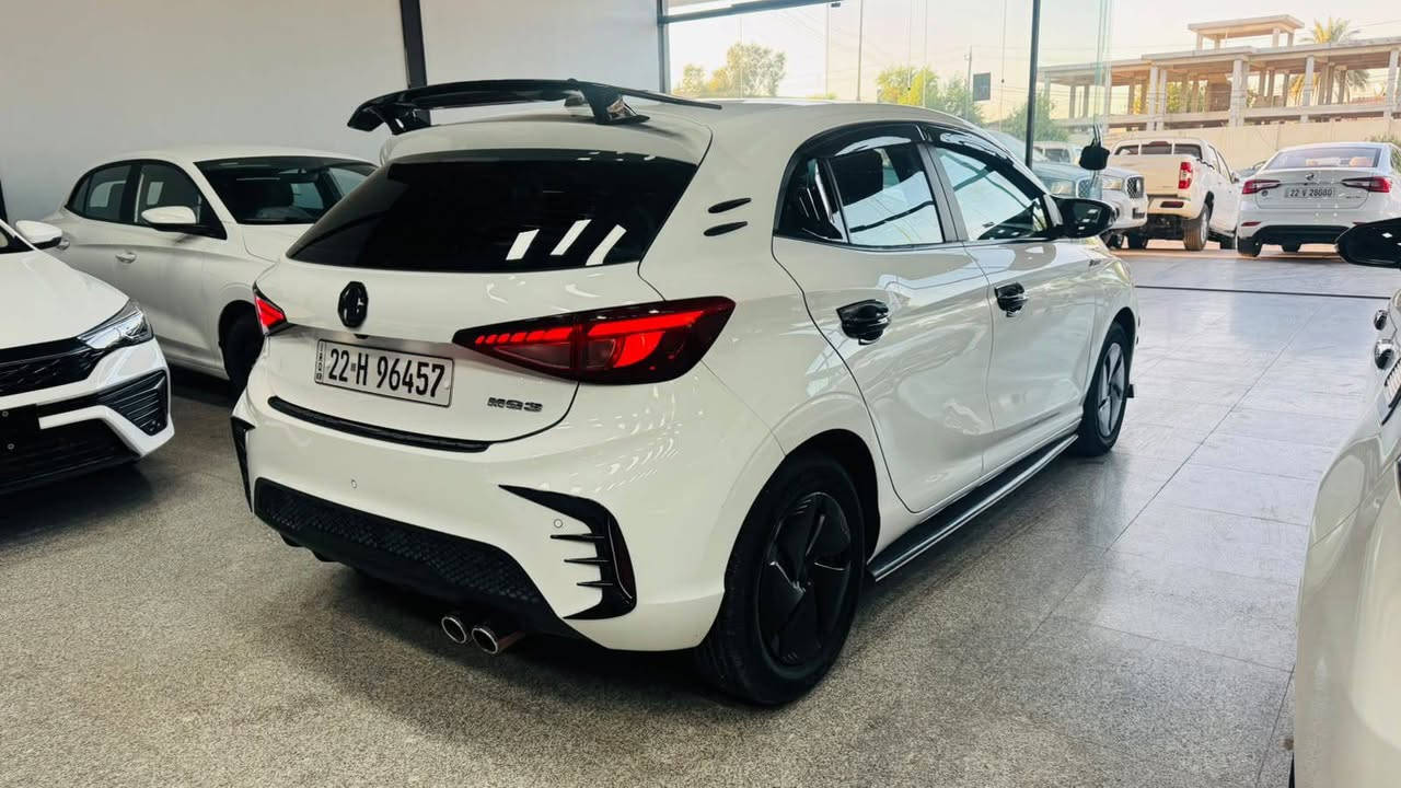 بسم الله الرحمن الرحيم
MG 3 
موديل 2024 
موبايل ***********
***********
ته نها 35هه زار رؤيشتووه 
نرخ 💰 98$ 💰 
بئ صبوغ 
ته نها دوو PDR زؤر بچوك هه يه 
سيارة به س ماشاء ألله ده ويت له جوانى 
كامل جوانكارى بؤ كراوه 
شاشه گه وره 
گيچ الكترونى 
سوكان ڤوليوم 
لايت ليد و زينون 
بگ لايت ليد 
حساس دعامى دواوه 
صوتى گزؤز بؤ دانراوه به كونترول 
Apple car play ⏯️ 
Auto Android 
شوين هه ولير 
زؤر مواصفات تر.....

