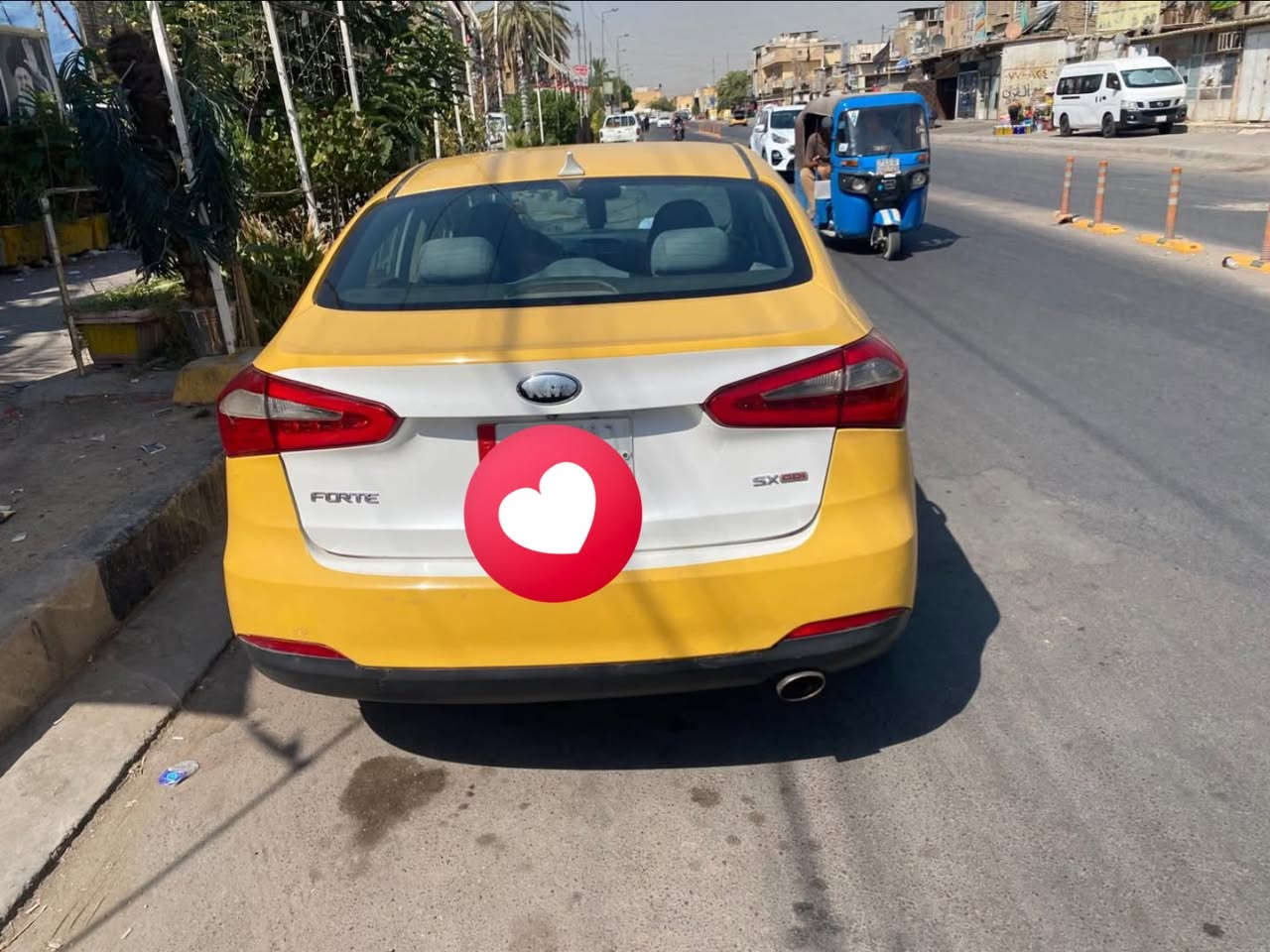 السلام عليكم
كيا فورتي 2014  

فول 1/1 gt

رقم بغداد  

وارد امريكي حادث جاملغ امامي ايسر   

تخم تاير

مكينه كير صدر تبريد جاهز وجديد 

هيئة غرامات مصفرة ارقام انكليزي طالعات بس تروح تستلمهن 

السعر 95 

العنوان بغداد الاورفلي 

الرقم ***********
