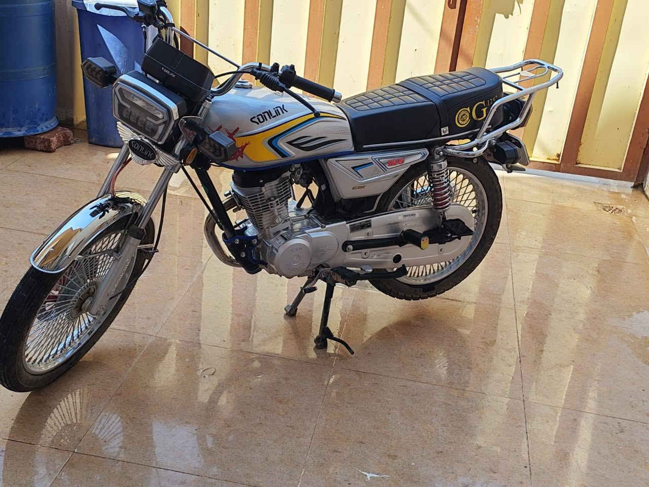 موديل 25 مستخدم 3اشهور  ماشي  25كيلو  سعرها 780  وبي مجال  مكلف بل نشر ***********
