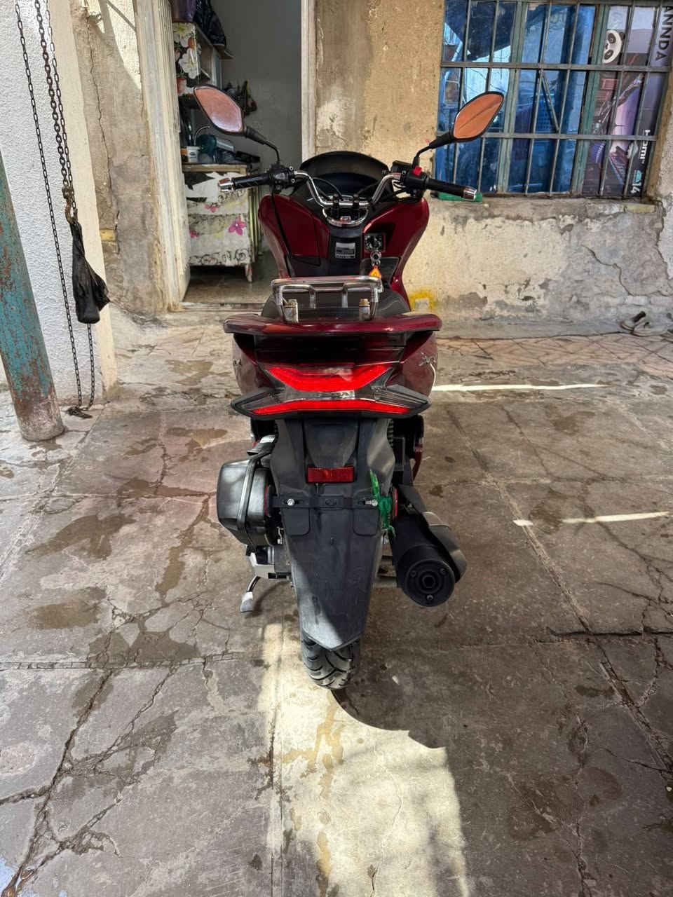 سلام عليكم بي سي اكس جيل 3 مكينه جديده لا تنقيص لا تبخير لا صوت  مكفوله مابيها نواقص جيب فيتر وتعال افحص مال بيت دراجه استخدام شخصي حساسات معروفه كهربائيات كلها شغاله اي نقص مابيها دراجه تاير الخلفي جديد قبل 10 ايام شديته دهن مكينه مي اخضر اصلي
 دهن اكسل مداريها اكثر من روحي فقط كفراتها بيها شخوط الباقي مكفول وين معيجبك انكر سلف وطلع شرط تشغيله نص نكره اي وقت بانزين كله محسن 
مكاني بغداد الحسينيه *********** 
سعر 2100 وبيها مجال حك جيه

