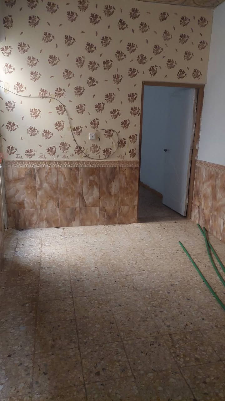 بيت زراعي للايجار ١٠٠م السهلة  الفرع المقابل مستشفى العراقي غرفة ومطبخ وصالة وصحيات ٢ واستقبال ومكشوفة  وتانكي ٢ وكيزر ٢٥٠ الف مقدمة ثمان اشهر للاستفسار ***********

