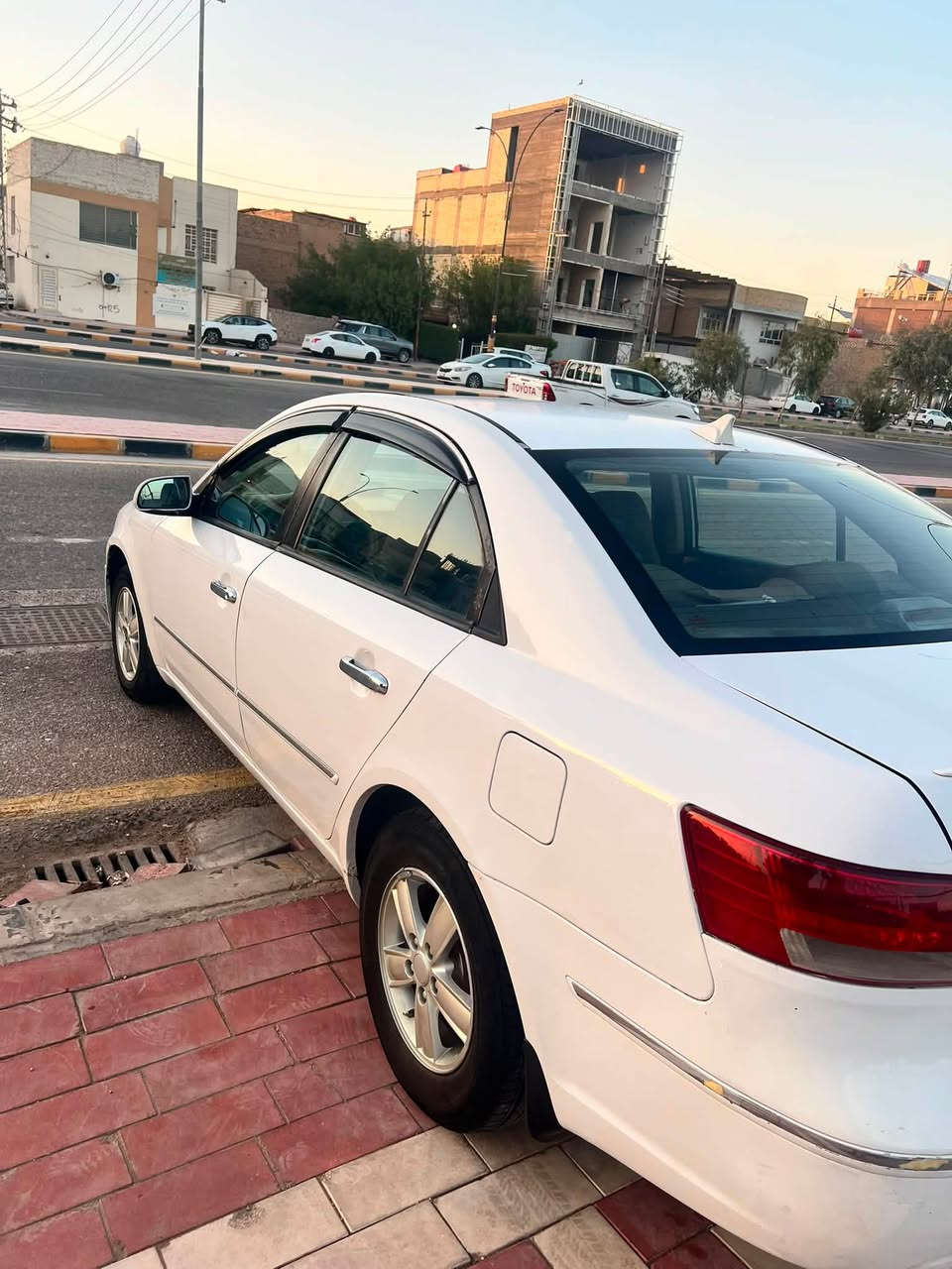 سلام عليكم
سوناتا 2009 خليجي 
مكينتها 2400 اربع حساسات السيارة مصبوغة حزام ضربتها الجمالغ الخلفي عكس السايق وبيها طخات بسيطة السيارة سنوية لل 2027 باسمي نجف تبريدها ما اعرف مشكلتة ساعه بارد وساعه لا السيارة جاهزة واذا مراوس حسب القناعه 
       السيارة سعرها 97 وبيها مجال بسيط حگ الجية 
الرقم ***********
