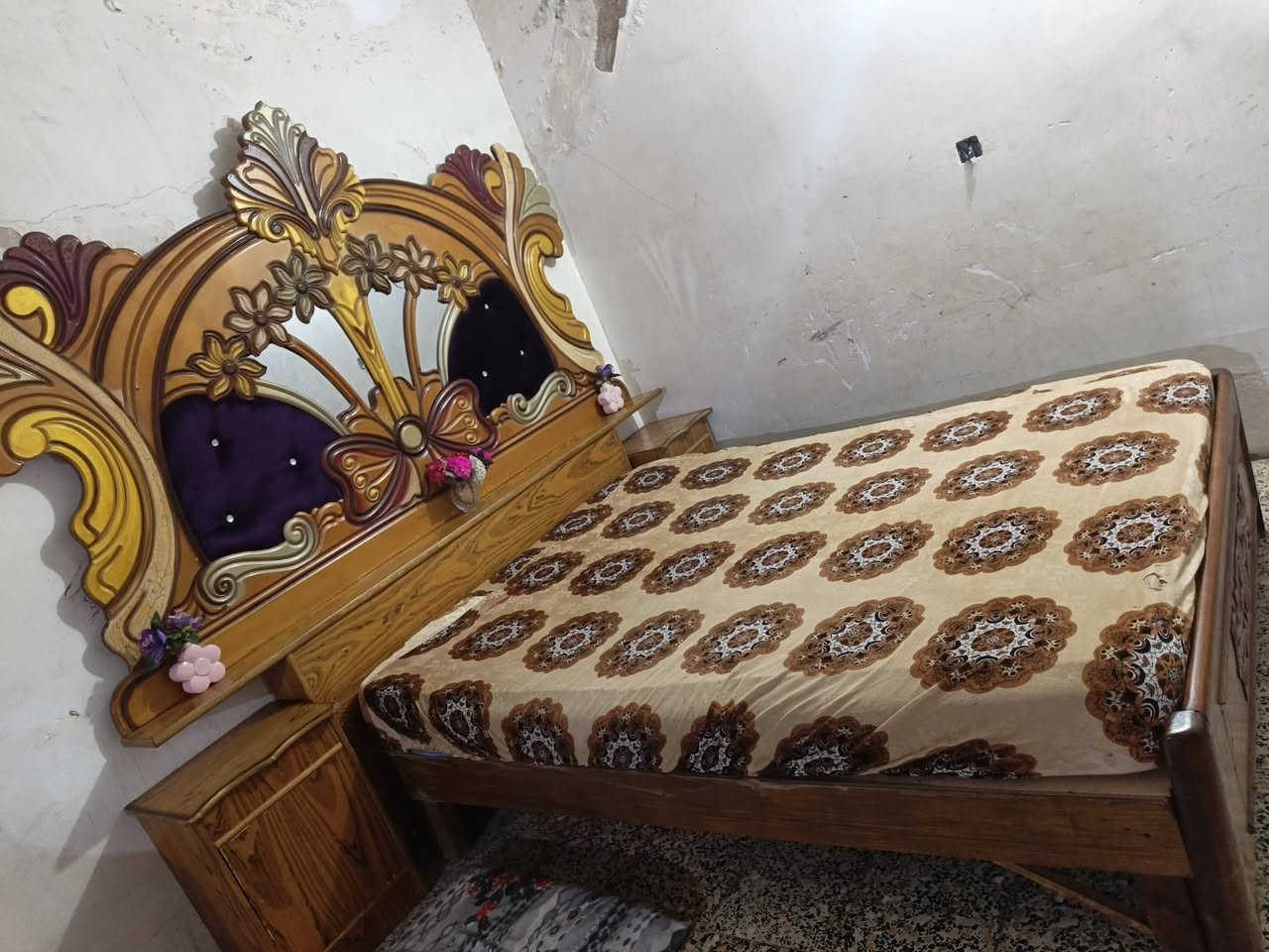 غراض البيع المكان رمادي الملعب رقم***********
