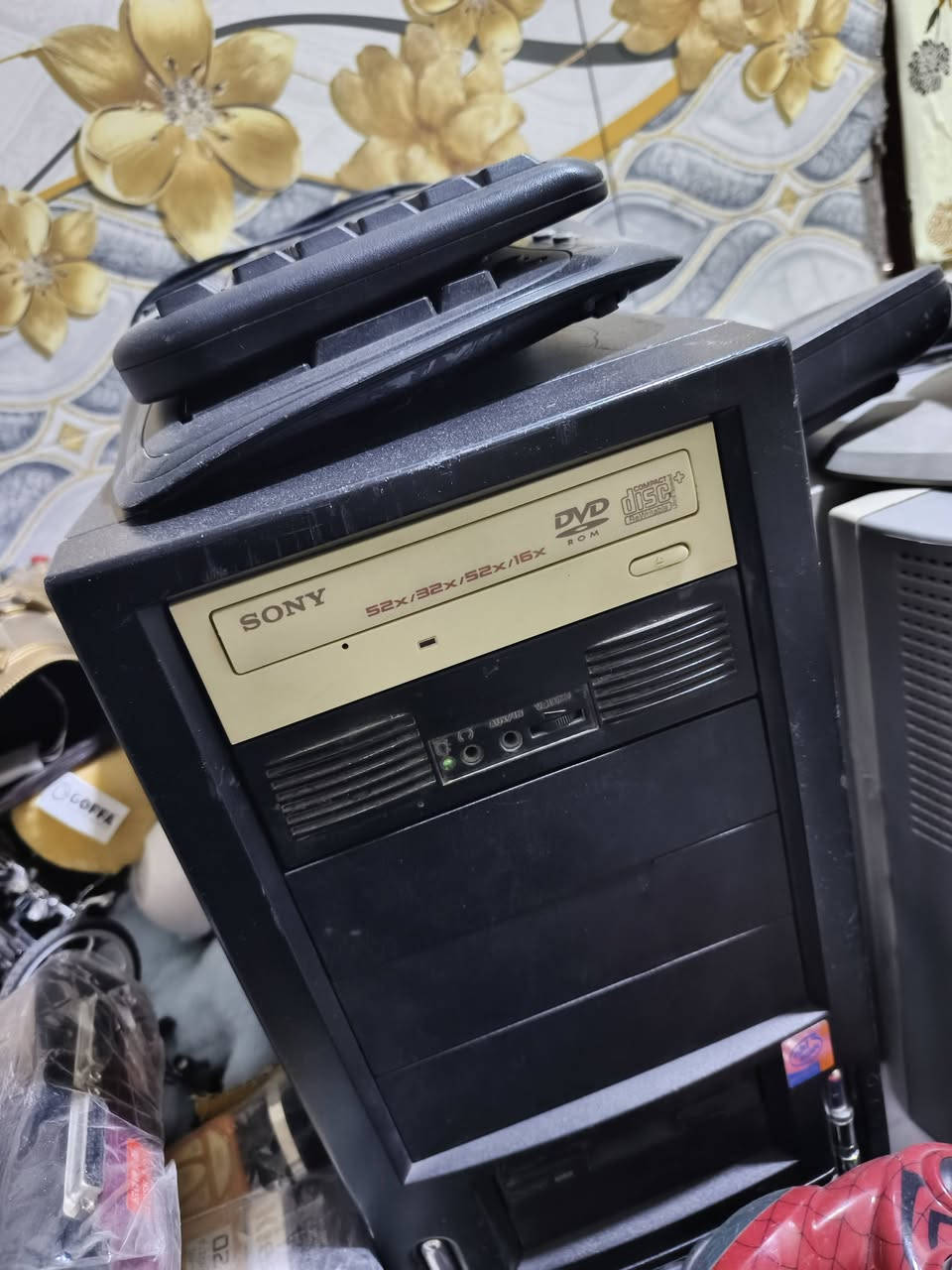 السلام عليكم
Old pc
تجميعة قديمة بنتيوم 4
تفيد لألعاب ريترو 
الشاشة 40 ألف نوع lg مواصفاتها موضحه بالصورة 
الكيس 30 ألف 
مراسلة ***********
متوفر توصيل لكل محافظات العراق
