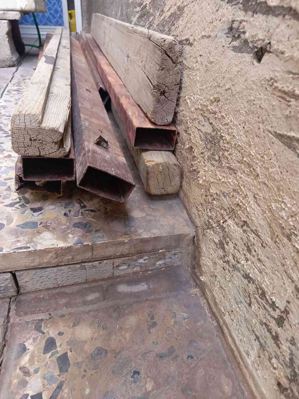 السلام عليكم جينكو مستعمل عدد 6 جينكوات ثنين 6مترات والباقي 3 متر مع شخاط عدد 6 على 3 مترات السعر 60 الف عنواني المحمودية حي الجزائر وهذا رقم الهاتف *********** محمد ابو علي
