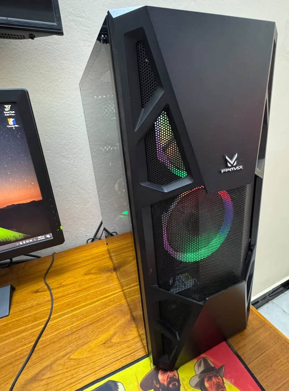 مواصفات الجهاز:
🔹 المعالج: Intel Core i5-9400F — 2.90GHz
🔹 كرت الشاشة: NVIDIA GeForce GTX 1650 SUPER — 4GB
🔹 الرام: 16GB DDR4 — سرعة 2666MHz
🔹 التخزين:
• SSD 112GB KLEVV NEO N400
• HDD 932GB — ST1000NM0011
🔹 المجموع: تقريبًا 1TB تخزين
🔹 النظام: 64-bit
🔹 اللوحة الأم: H310M S2 2.0

🎮 جهاز مناسب للألعاب، الاستخدام اليومي، والدراسة والعمل

مع 
UBS
وشاشة

السعر ٧٠٠ الف وبيها مجال حك الجية 

مكاني بغداد حسينية الراشدية 

***********
