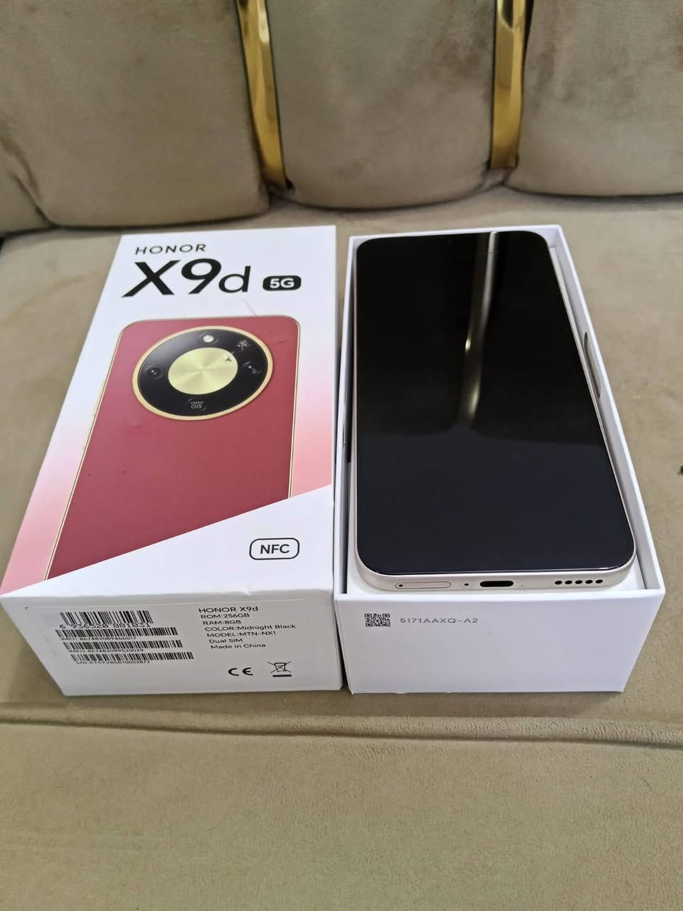 📱 Honor X9d
• ذاكرة 256GB
• كاميرا 108MP 📸
• شاشة AMOLED 120Hz
• بطارية 8300mAh 🔋@
• شحن سريع 66W ⚡
• مستخدم اقل من شهر✨
• كامل الملحقات
العنوان كركوك
سعره 450وبي مجال قليل 
رقم ***********
واتساب
