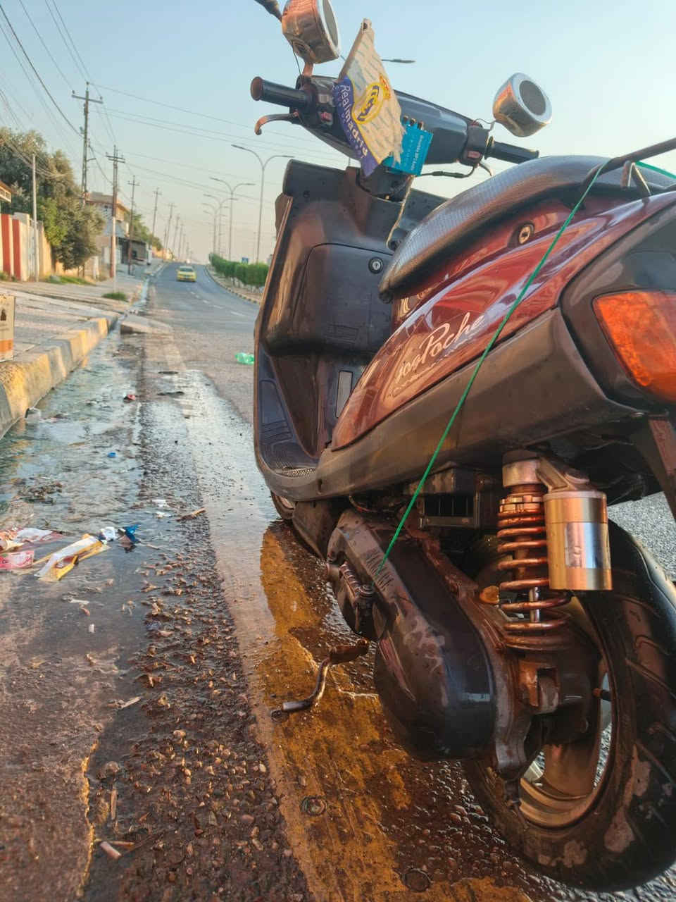 للبيع الي مايشتري لا يتعبني السعر ٢٠٠
محرك مو مفتوح نكره سلف قبق هندر مو مفتوح 
شاصي جديد ***********

