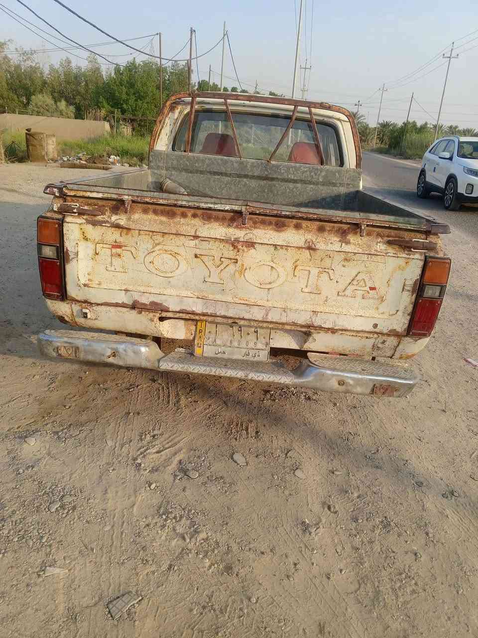 السلام عليكم تيوته موديل 83 مكينه وكير انضاف شرط رقم ذي قار تحويل ثاني يوم مصفره مامطلوبه مكان السيارة ناصريه غرب جامعت ذي قار السعر 17 وبيه مجال قليل كلش رقم التلفون ***********
