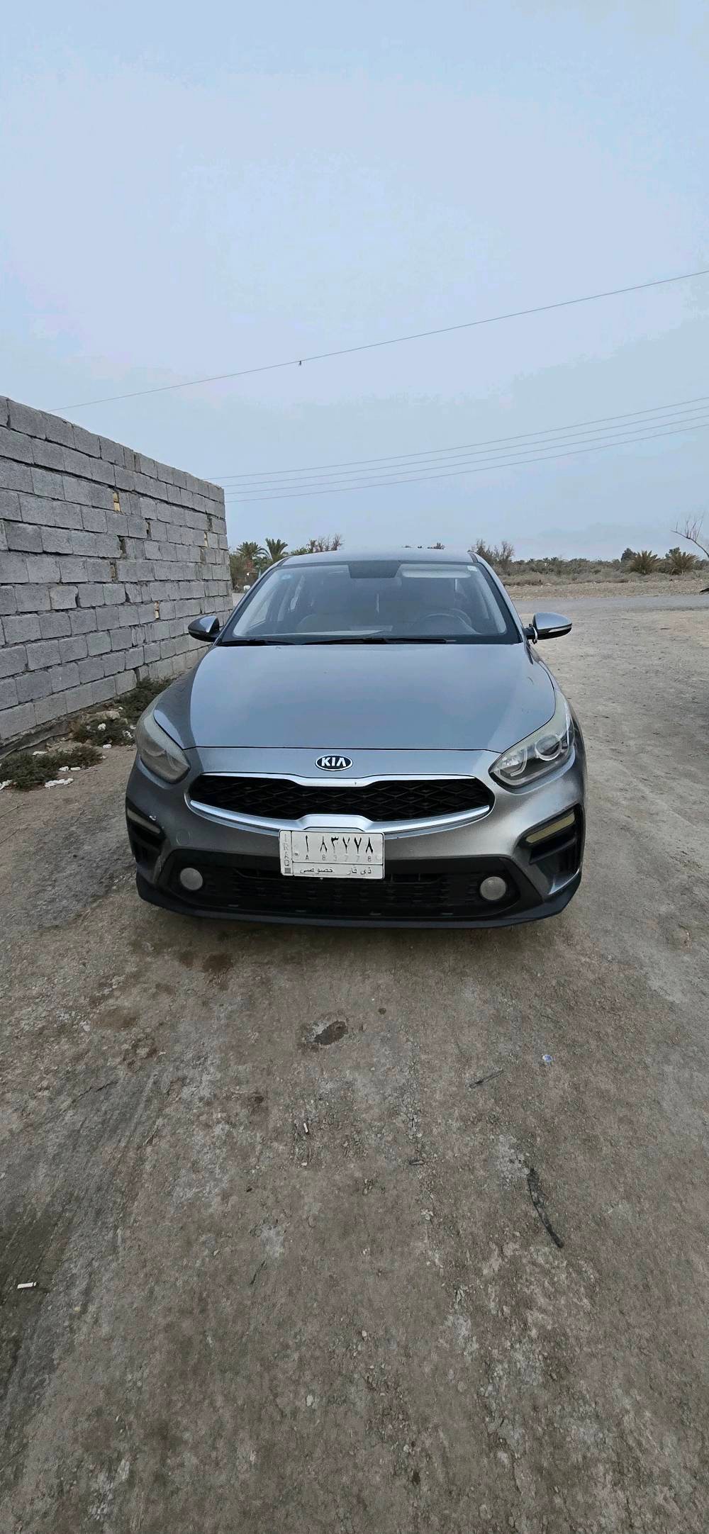 كيا سيراتو موديل 21 خليحي 
محرك 1600 كير  cvt
سياره بيها الباب الصدر الايمن صبغ 
والهلال الايسر تجميل فقط 
كير محرك حداديه كفاله 
تدفئه تبريد كله شغال
السياره نضيفه حيل
رقم السياره ذي قار معوقين بعد سنة ونص يتحول تريد مكاتبه او وكاله السياره نضيفه كلش 
سعر السياره 130بيها مجال بسيط
التواصل *********** واتساب او اتصال فيس ما اتواجد