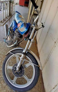 دراجة نارية • للبيع