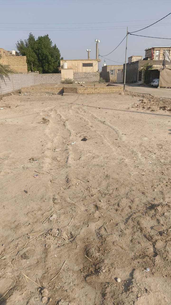 بليو زراعي ناحية فضليه قريه الزهراء مساحة ٥٠٠ متر بيلو ركن بناء غرف ٣ صاله مطبخ ديوانيه هول صحيات خدمات ماء كهرباء شارع تبليط قريب عله شارع زوار طريق ناحية فضليه وناصريه شارع ال دبي سعر ٤٥ وبي مجال قليل وتصل عله رقم *********** وتصال عله واتساب

