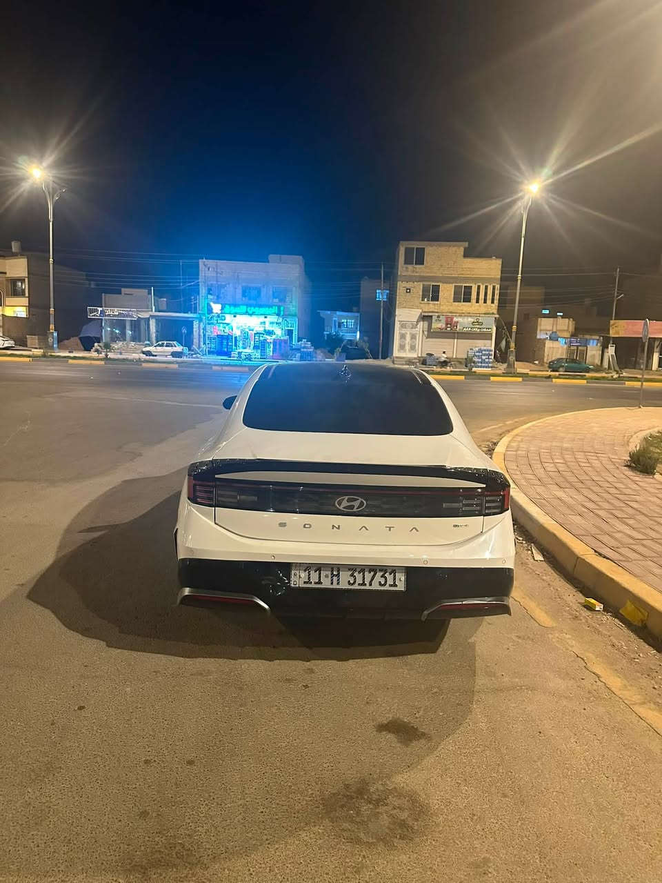 السلام عليكم
سوناتا 2025/وارد أمريكي هايبرد

 محرك ٢٠٠

السيارة فول  

لون ابيض

كير تعليگ 

كشنات جلد كهرباء وتدفئة وتبريد

كشنات كهرباء 

بصمة ابواب وتشغيل وجنطة

 
فتح جنطة عند التقرب  بدون لمس 

رادار امامي  خلفي حساسات خلفي وامامي

تحكم مري قيادة ذاتية مثبت سرعة 
توقف ذاتي 

بصمه وحده

تنبيه خروج عن المسار ومانع انزلاق

١٢ سماعة صوت شاشة متصلة كار بلي 

اوتو هولد وڤيو للكاميرا

كشنات جلد تدفئة تبريد

تبريد خلفي

السعر٢٣٥

رقم بغداد
***********
