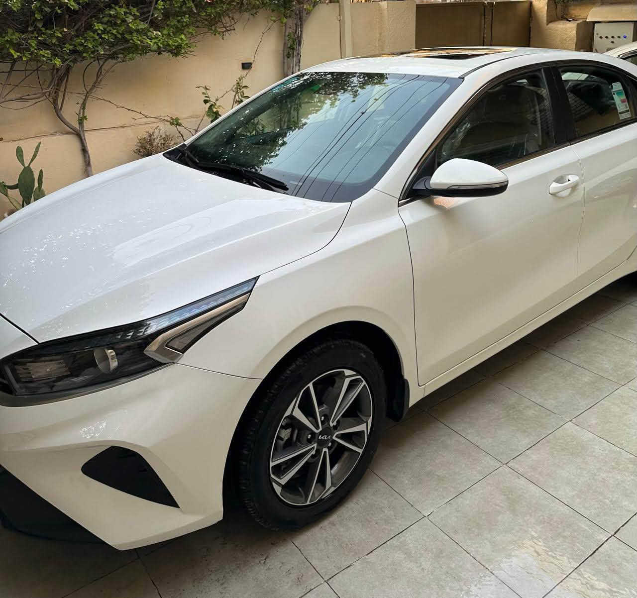 السلام عليكم
للبيع سيراتو موديل 2024 خليجي
مواصفات 1/1
🔹 المحرك: 2000 DOHC
🔹  الرقم : بغداد –  باسمي السيارة
🔹 التحويل: ثاني يوم المكاتبه
🔹 فتحة سقف
🔹 5 ويل كب
🔹 شاشة
🔹 حساسات خلفية
🔹 مرايا شفط
🔹 مكفولة من الصبغ والتبديل
🔹 بيه بس بارد ربع باب الصدر فقط 
🔹 العداد: 30,000 كم حقيقي

💰 السعر: 179 ورقة

العنوان:بغداد/الامين

الاتصال على هذا الرقم وبي 
واتساب ***********
