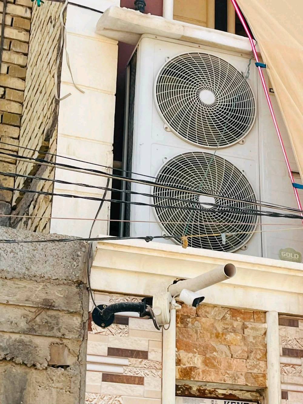 سبلت دنكا 3طن كامل مكمل اخو الجديد السعر 700وبي مجال للطيبين يوجد توصيل لكل محافظات ***********