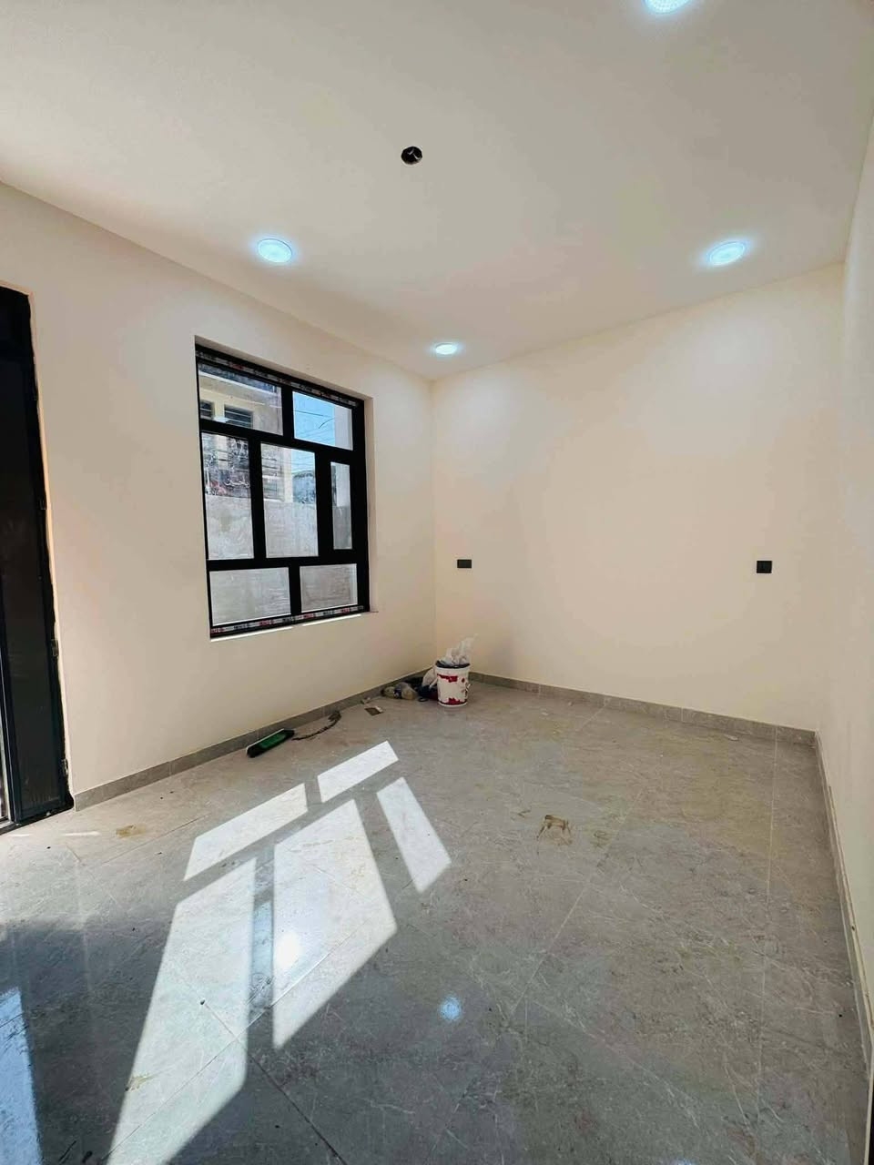 ✨السلام عليكم
🏠#للبيع_بيت 50متر واجهيه 5متر نزال 10متر 
🏗️بناء طابقين 

📍العنوان #بغداد_الدور_البوعيثه
⬅️مجمع السلطان الاول 

🔹يحتوي البيت على
✅غرف منام 2
✅ستقبال-
✅مطبخ-
✅مجمع صحيات 
🔴 ملاحضه البيت جاهز للسكن ✨ 

🔹نوع العقار طابو زراعي سند 25 اقرار محكمه

🔴السعر جدآ مناسب

⬅️ للاستفسار خاص او الاتصال على الرقم  

☎️***********

@إشارة 
عرب جبور ديرتنا
