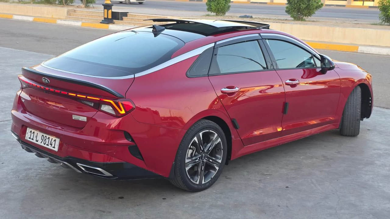 K5 2021 فول مواصفات
محرك 2000 دوش
ماشيه 77 كيلو شركة الدولية مكفوله 
بنوراما 
بردات خلفيه
تبريد قطعتين 
لد امامي 
اشاير بالمري
تحكمات قيادة 4
شاشة كامره 
حساس امامي خلفي 
اشاير بالمري 
بلوتوث حاكيه 
مري شفط ويه البصمه 

وعليها مري باتمان و شفقات
السعر 190 مكاني بغداد 
الرقم *********** بغداد, العراق
