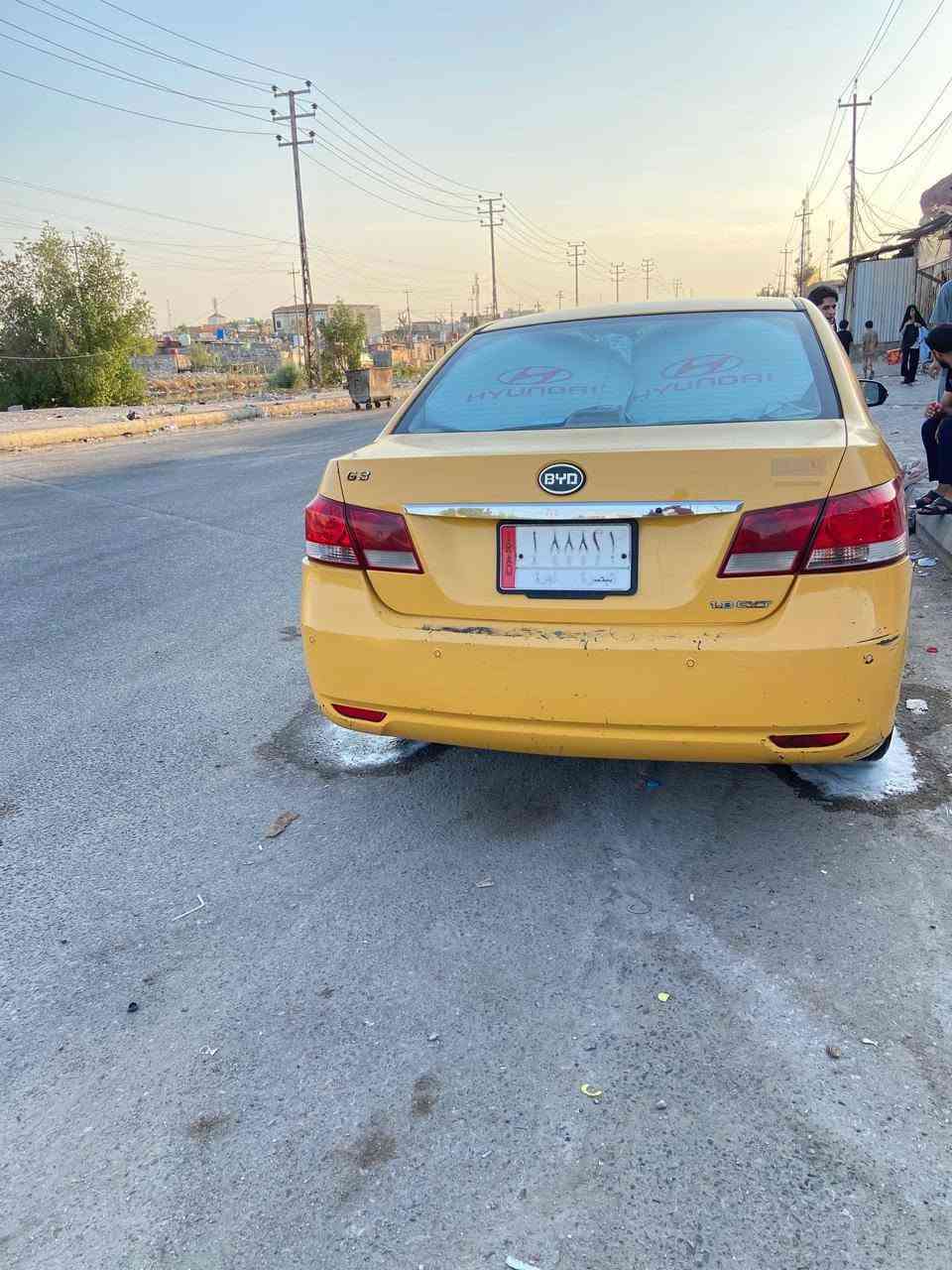 السلام عليكم بي واي دي g3 2016 مكينه كير جاهزات تبريد شغال رقم بصره سنويه منتهيه سياره جاهزه و بيها نقوصات بسيطه سياره  بديها نضيف فقط هذا الباب واضح بلصور  مكان سياره بصره حي الكفائات للستفسار رقم الهاتف *********** بي واتساب.  سعرها 40 وبيها مجال
