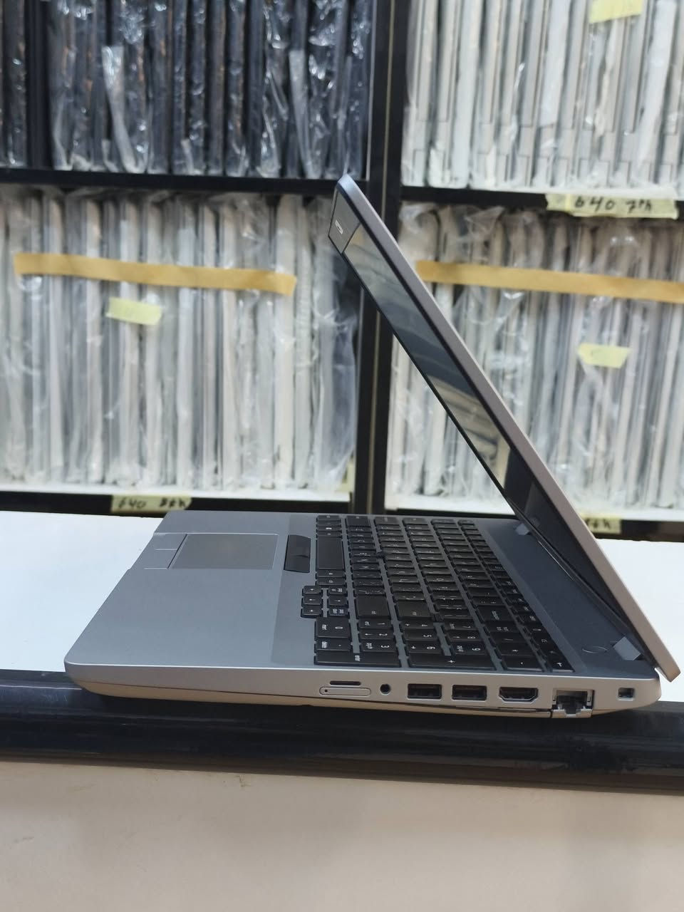 DELL LATITUDE 5511 🔴🔴
المعالج Cor i7 الجيل العاشر فئة المعالج H
الرام 8 كيكا DDR4 
الهارد 256 m.2
كارت شاشة خارجي نفيديا كوادرو 2 كيكا 
حجم الشاشة 15.6 FHD
و متوفر تنصيب برامج هندسية مع اللابتوب
ضمان 10 ايام استبدال في حال وجود مشكلة 
السعر 410 الف شامل التوصيل لجميع المحافظات 
للتواصل و الطلب خاص او واتساب ***********
