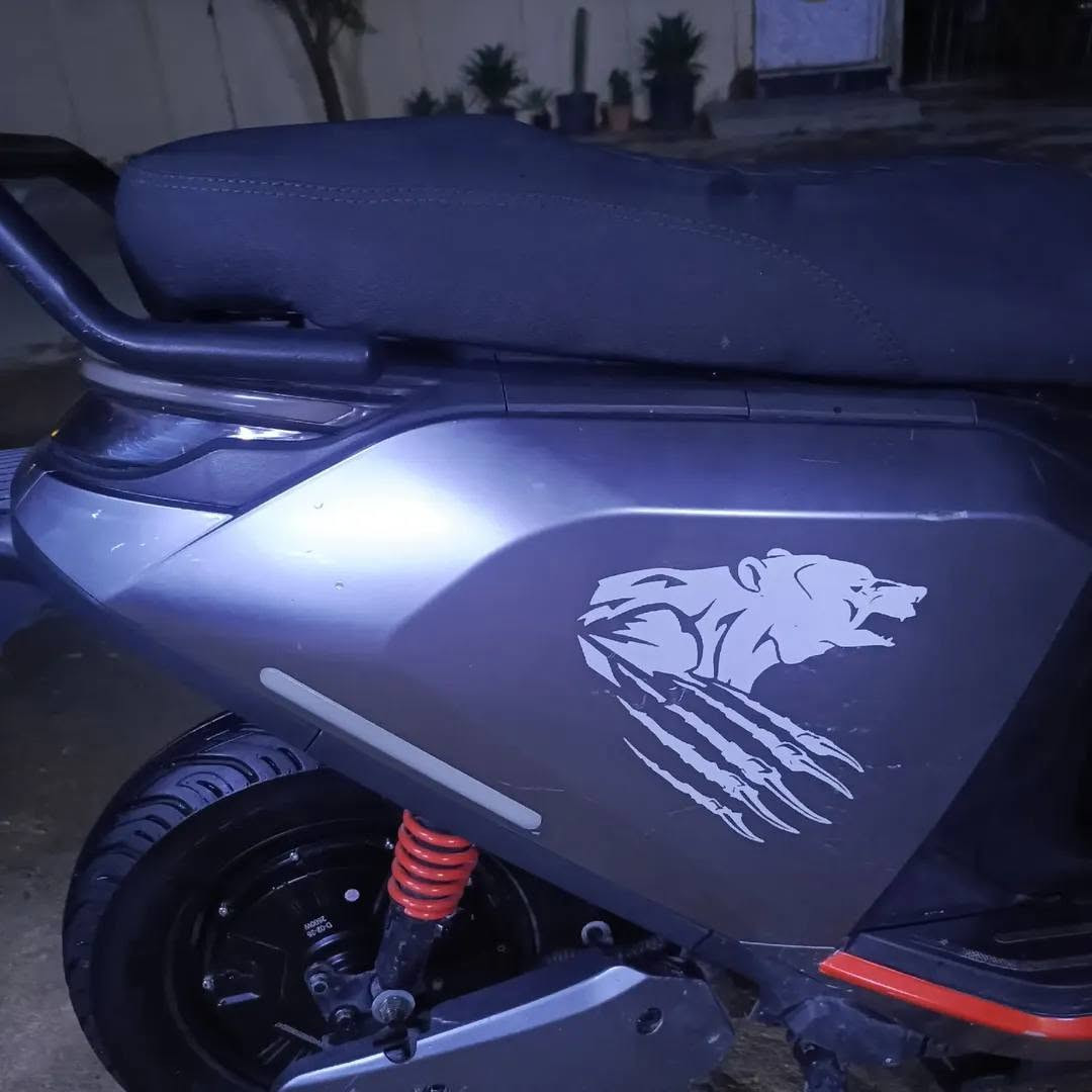 دراجه شحن للبيع السعر 650 وبيها مجال للطيبين دراجه ما بيها اي نقوصات ملفها 2500 بطارياته فول بيها نظام السايد بريك الرقم للاستفسار ***********
