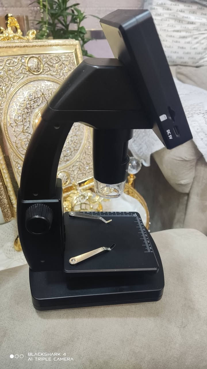 بلاك شارك ٤ • كاميرا ثلاثية • ذكاء اصطناعي