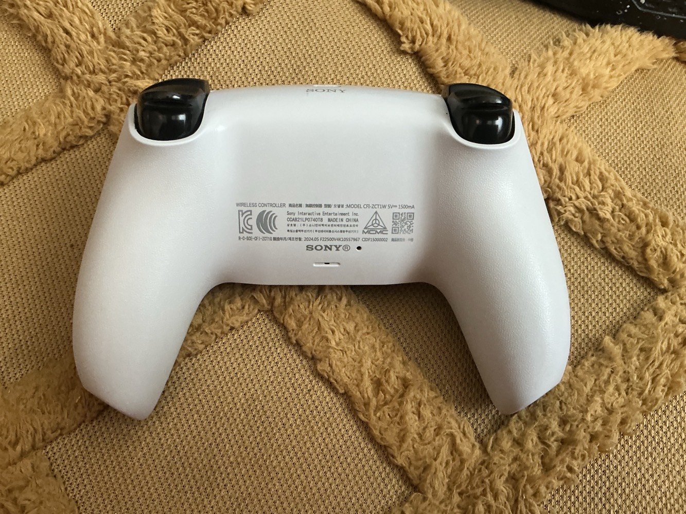 السلام عليكم للبيع بلايستيشن5  ياباني مستعمل نظيف جدا 

🎮ملحقاته كامله 
ملاحظه جهاز نظيف مابدل ولا قطعه مامفتوح أبدا مع جوستك وحده فقط 
للرقم  ***********
او مراسله ع خاص
السعر 750مكان بغداد