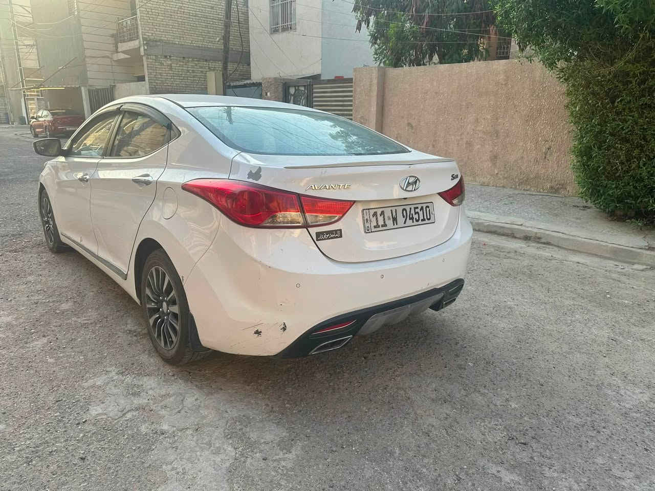 افانتي 2013 خليجية
1600 gdiمحرك

داخل جلد 
سلايت
تحكم ستيرن 
شاشة كامرا 
اشارات بالمري
تبريد تدفئة 
السيارة بيها 4 قطع صبغ بالصفحة عكس السايق
مكان بغداد
السعر 92$ 
***********
