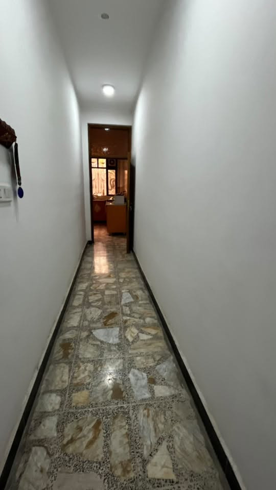 دارسكني للبيع 
الموقع حي القاهره الضباط قرب اسواق سكر سنه البناء ٢٠٢١ 
الطابق الارضي صاله ومطبخ وحمام وغرفه نوم 
الطابق الثاني غرفه نوم مع حمام سعر الدار ٤٨٠ مليون دينار عراقي للتواصل عل واتس اب فقط 
 ***********
