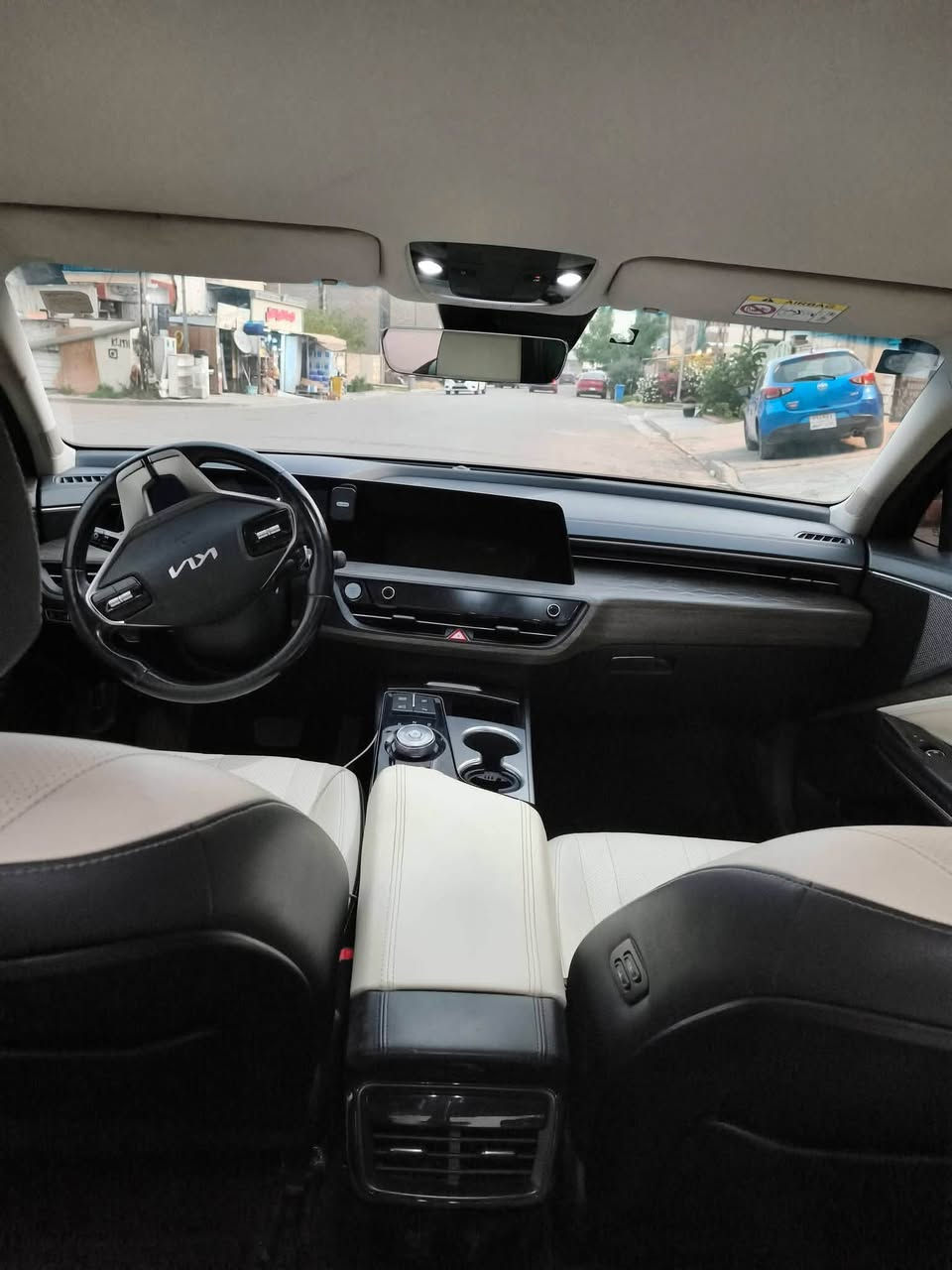 ‏Kia k8
‏موديل ٢٠٢٢ وارد كوري

‏بانزين محرك 2500

‏فول مواصفات عدا السلايد روف

‏بصمة

‏دخول ذكي 

‏اشاير ترحيب 

‏فول رادارات 

‏تحديد مسار 

‏قيادة ذاتية 

‏توقف ذاتي 

‏صندوك ذكي يفتح عند الأقتراب 

‏داخل ابيض ملكي 

‏بدون حادث بدون صبغ بدون بارد كلين السيارة 

‏انطخت داخل العراق بجاملغ السايق وبدلتة 

‏رقم بغداد ب اسمي 

‏للأستفسار ***********
