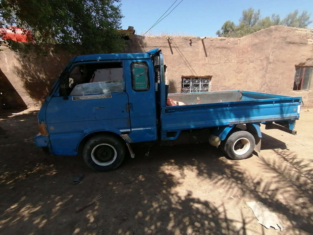 كيا بنكو موديل93محرك 2700بي تبخير قليل تخم تاير حدادية80بل100تحويل ثاني يوم سنوية ال28.   شاصي مكفول   بدي٦ جنكال نضيف سيارة جاهزة سعر 49ورقة ترهم مروس بكيا بنكو2010جوة اطي فرق بصيط اذا ام عيون نضيفة هم اروس فقط  مروس ابيع مكان السيارة ميسان قضاة علي الغربي

