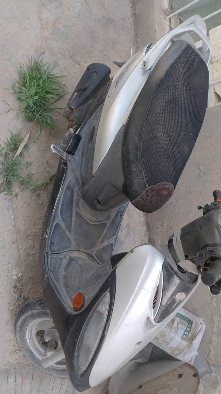 دراجه للبيع كامكو g4 مفتوحه الدراجة كاطعه نار وتركتها بعد ماصلحتها كله شغاله ابيع كوم حديد لا تجي تكلي شبيها ما بيها سعر ١٥٠ وبيها مجال مكاني رفاعي

***********
