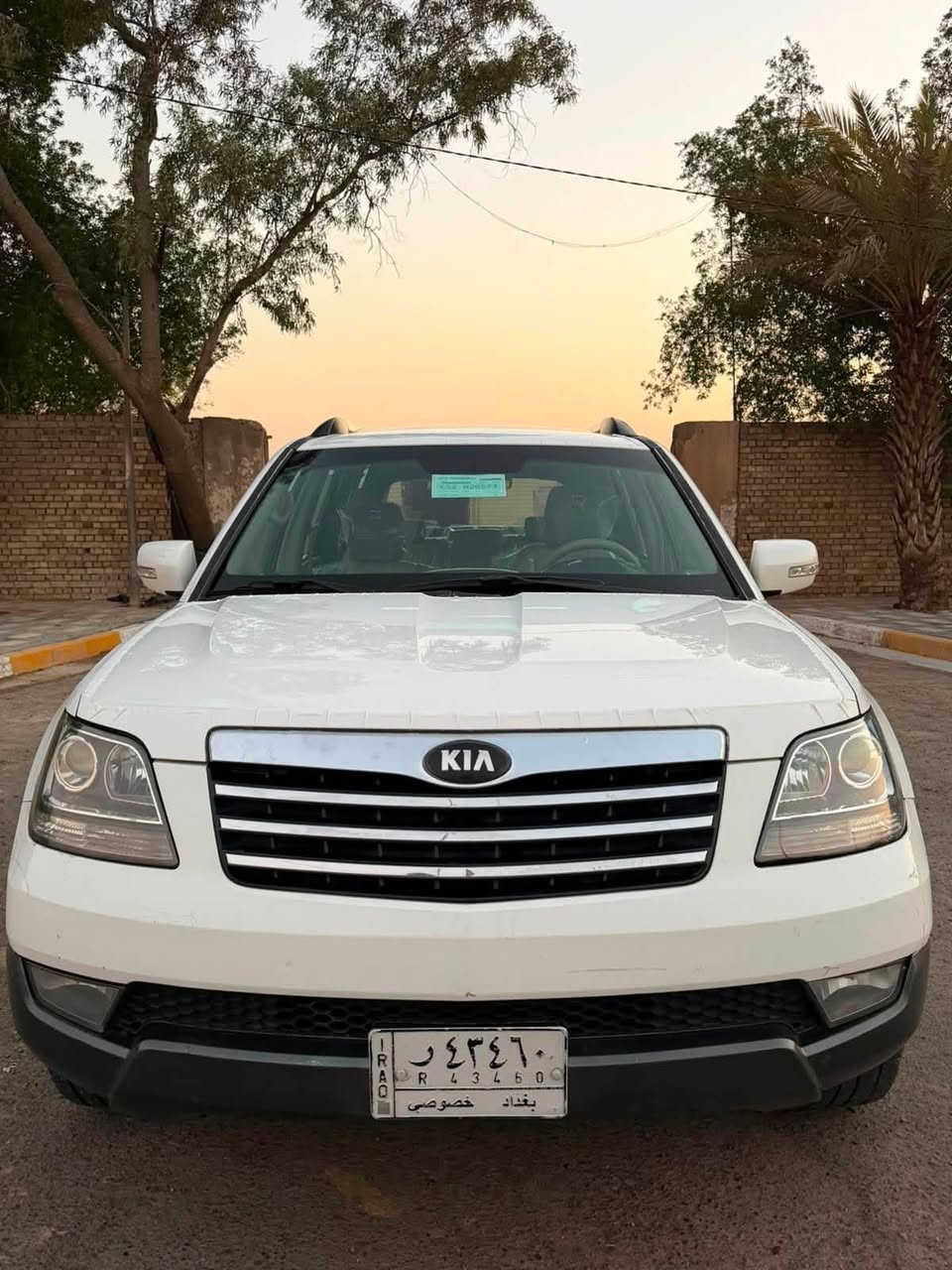السلام عليكم موهافي 2014 خليجي رقم بغداد انگليزي فول السعر ( 127$) مكانها بغداد زيونه *********** 
سياره جديده ماشيه 98km سياره بيها ٤ اصابع صبغ بخشم الجاملغ الامامي وبيها طلقه بلقماره مسويها عل كدها فقط الباقي مكفول سياره عل وضع الشركه جديده اي نقص مابيها صدر جديد تخم تاير جديد تبريد ثلج مواصفات / فتحه سقف / ٧ راكب 
٣ قطع تبريد /اشاير بلمري / لايتات زنون عالي ناصي
