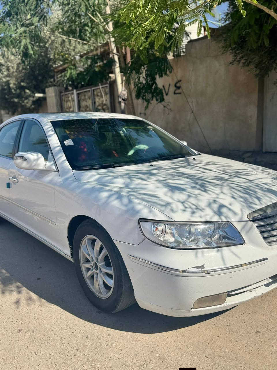 السلام عليكم 
هونداي ازيرا ٢٠٠٩ خليجي ٢٧٠٠ 
محرك جديد وحداديه الخلفيه زينه 
الاماميه يرادلها شغل 
السياره مكفوله من الصبغ ما عدا الجاملغ الي وره الصدر 
تبريد شغال 
فتحة سقف 
اشارة بالمري الجانبيه 
معروضه ب٨٥ $ وبيها مجال
***********
