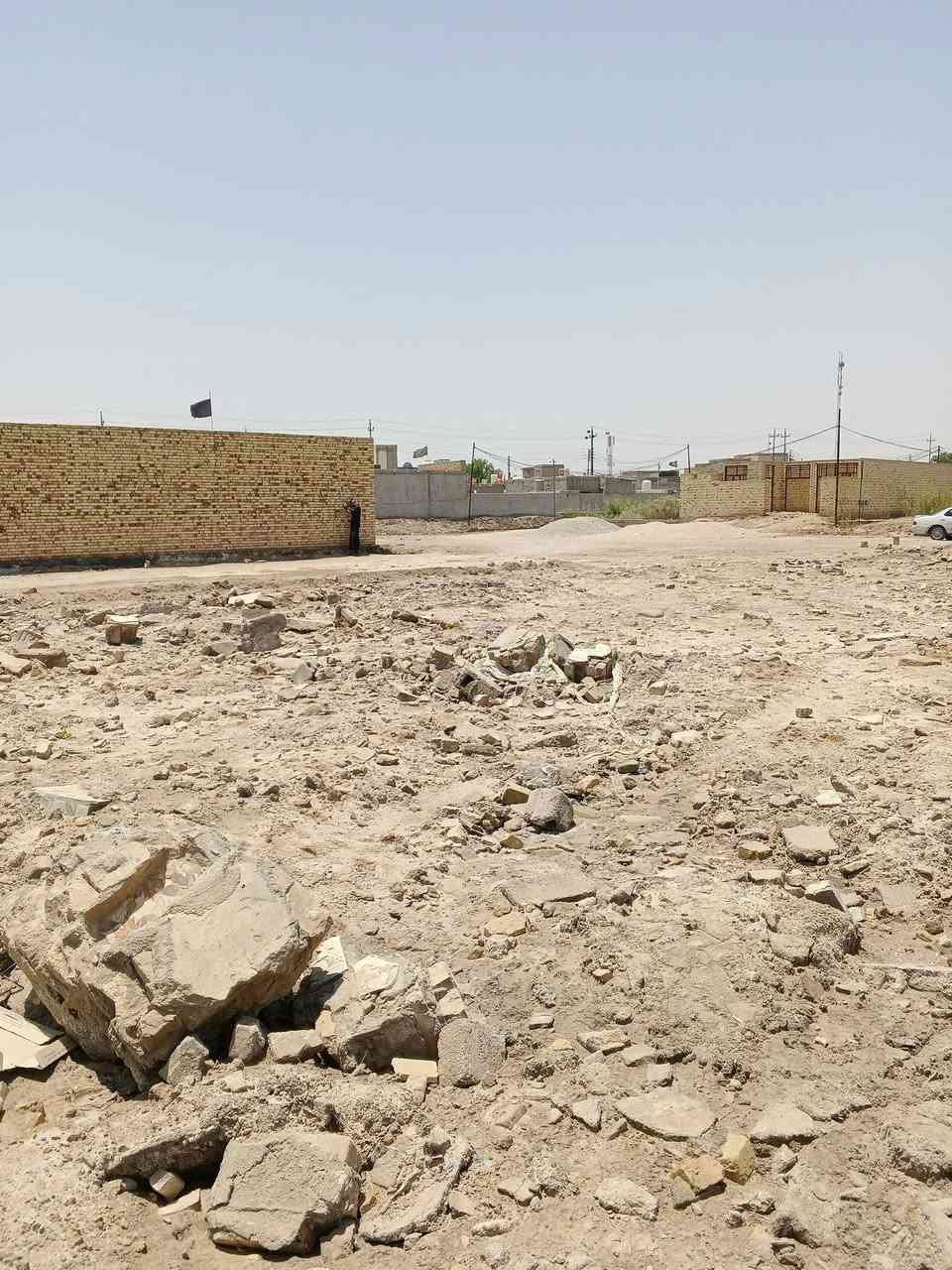 السلام عليكم باتلو للبيع مساحه 170 بكاع عامر مناسب ***********
