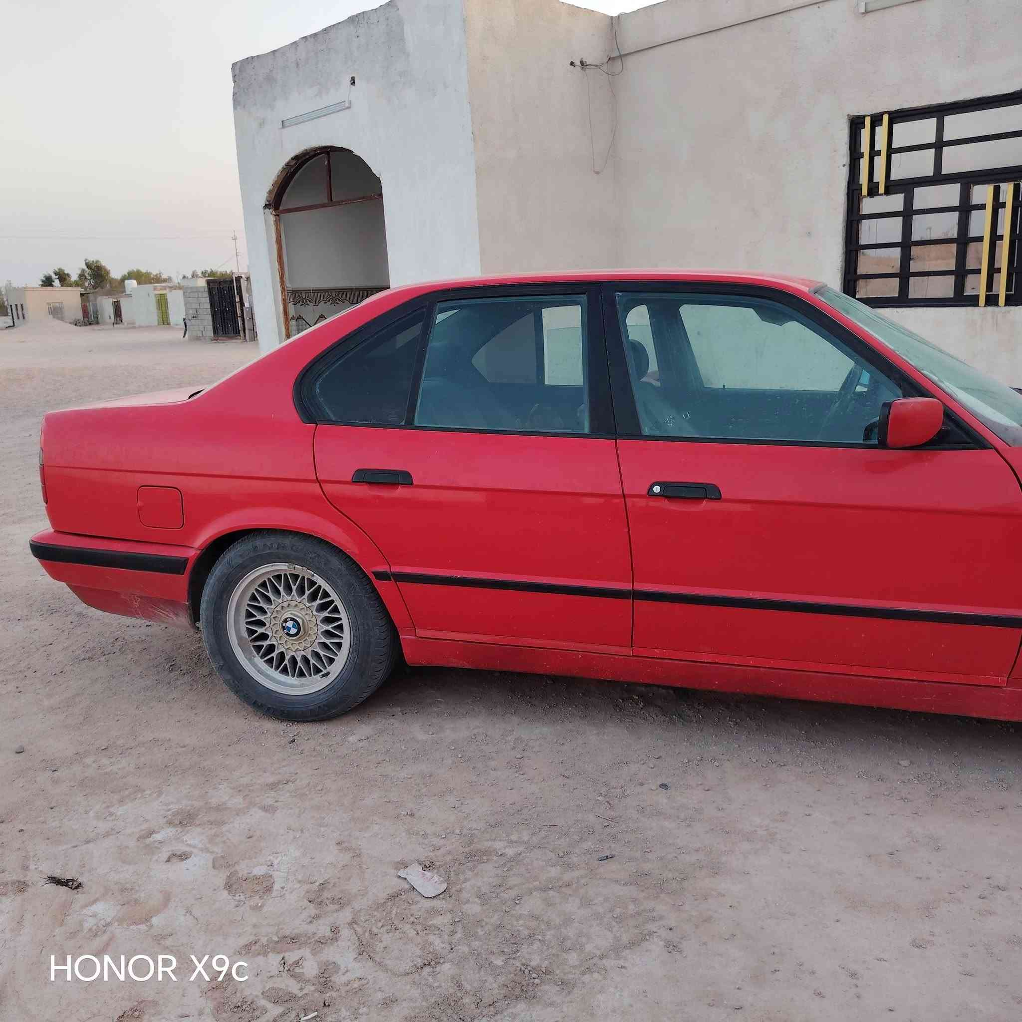 السلام عليكم 525 كير عادي 5نمره محرك 6مسكر عدل 
تبريد سياره جاهزه ماعدا البنيد مبدل  كهرباء كله وضع الشركه السعر 65 وقابل للتفاوض رقم اربيل تريد وكاله تريد تحويل سنويه لل 29 وتساب ***********

نص مكتوب في الصور:
- HONOR X9c