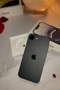 آيفون 16 e • ١٢٨ جيجا • مقفول