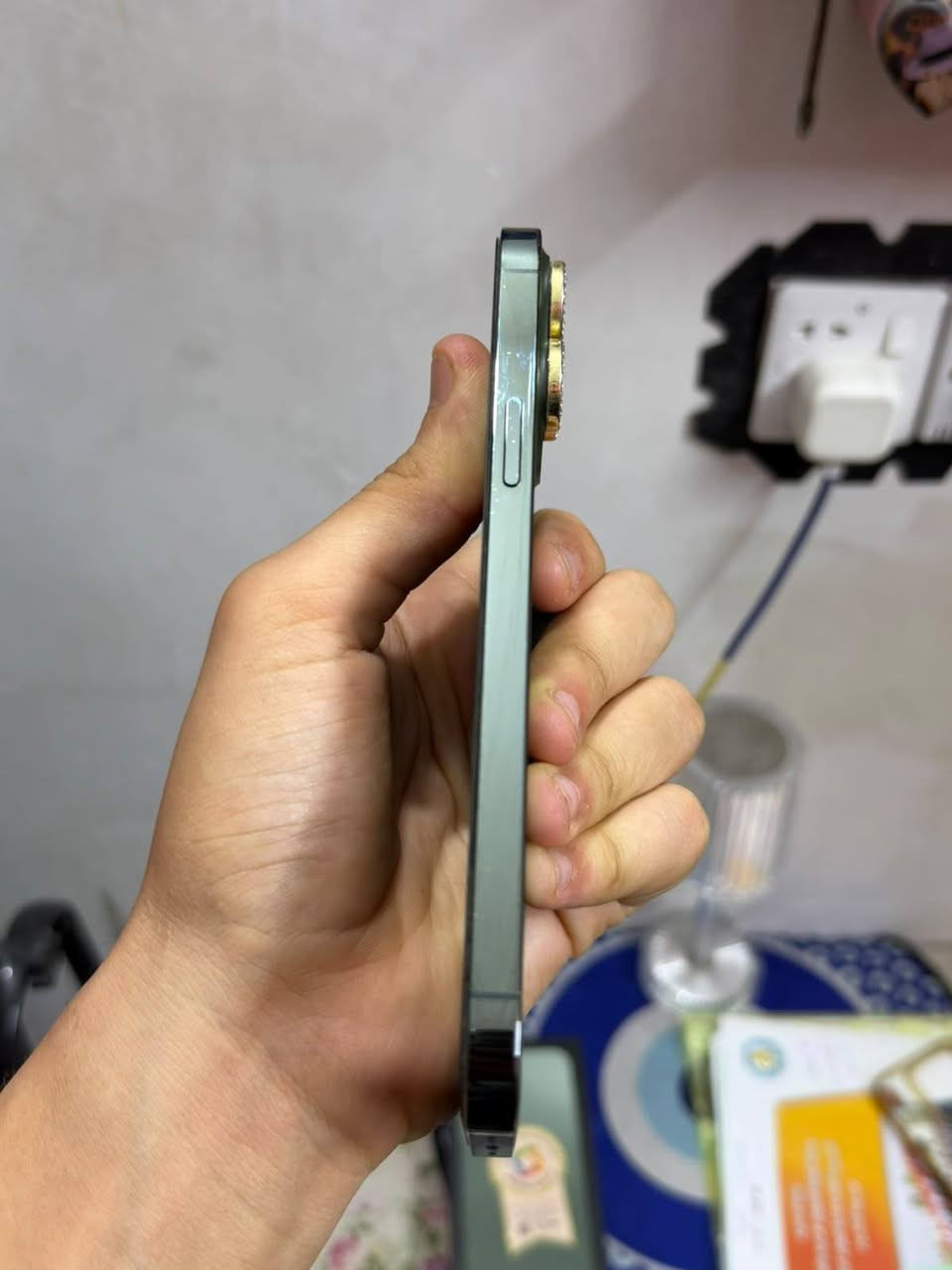 السلام عليكم ..
13pro max 256 ماستر 
الجهاز نضيف لدرجه بطاريته 87 كامل ملحقات شرق اوسط 
ضمان ماستر الجهاز مملعوب باي قطعه بي كلها بلادي وشركه
سعره 750الف نهاااااايه .. اخوان قفل مبي مجال ابدااااا
*********** واتساب 
مكانه مدينه الصدر او عبيدي
