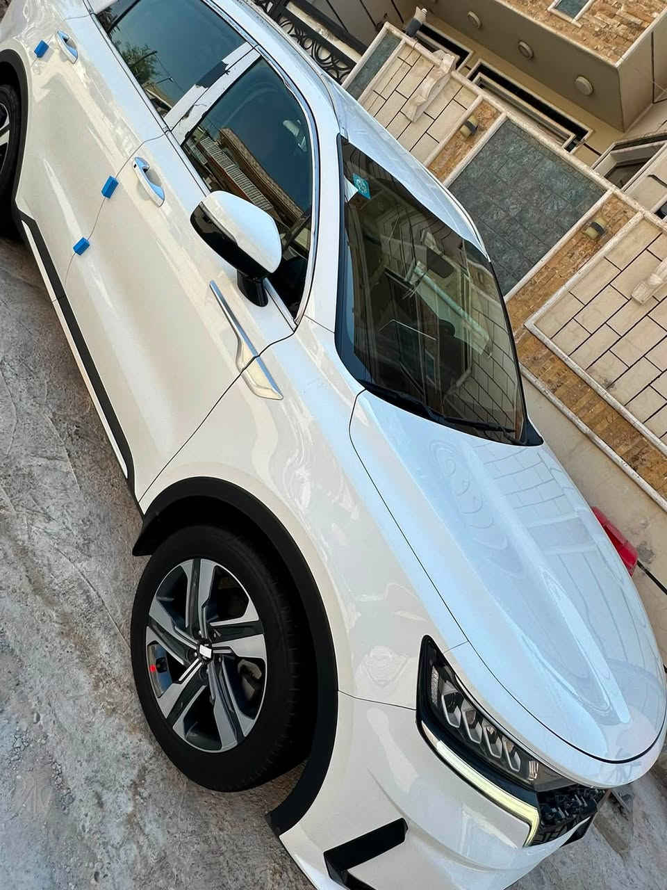 السلام عليكم
كيا سورنتو 2021 خليجي 
بيها رصعه بسيطه في الباب الخلفي فقط الباقي كفاله
السياره جديده بالكارتون مثل مدشوف لزگات الشركه بعدها بيها
مال بيت مغلفه الكشنات اول ماطلعت من الشركه الاصليات ماملموسه ع وضع الشركه مع تخم اطارات جدد تايلندي
رقم بغداد دولي بأسمي شخصياً 

مواصفاتها : 

* 6v 

* 7 راكب

* 3 قطع تبريد 

* جنطه كهرباء

* حساسات ورادارات امامي خلفي

* كامرا دواره

* تحديد مسار 
 
* ابواب ترحيب مع بردات بلاديات 

* شحن واير ليس

* شاشه كار بلي 
وباقي المواصفات المعروفه 

📍العنوان حله المركز

السعر : (( 247 ))  وقابل للتفاوض 

للأستفسار ، (( *********** )) فقط جهة اتصال او واتساب
